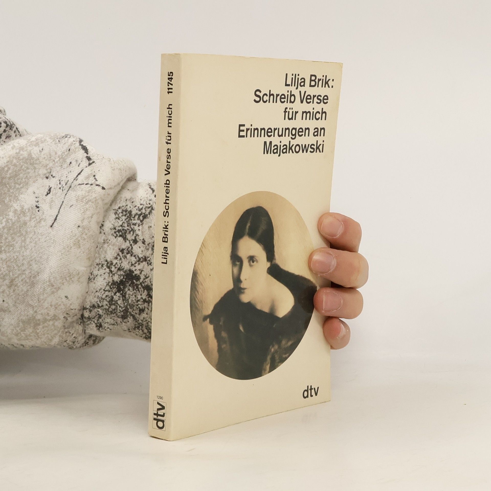 Lilja Ju. Brik Schreib Verse für mich