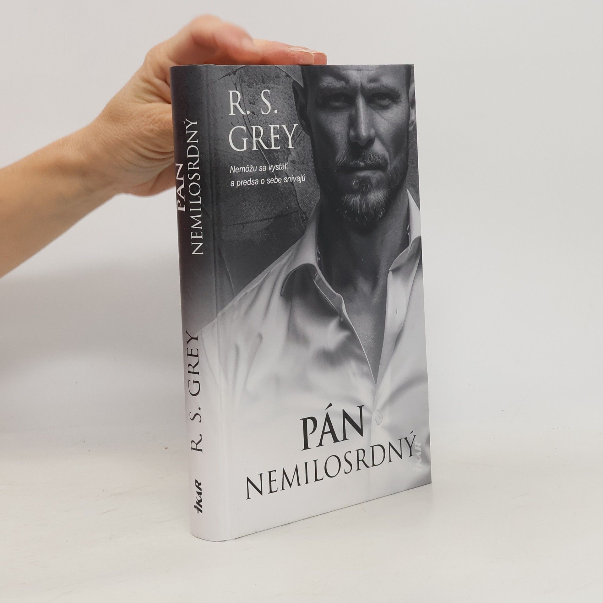 R. S. Grey Pán Nemilosrdný