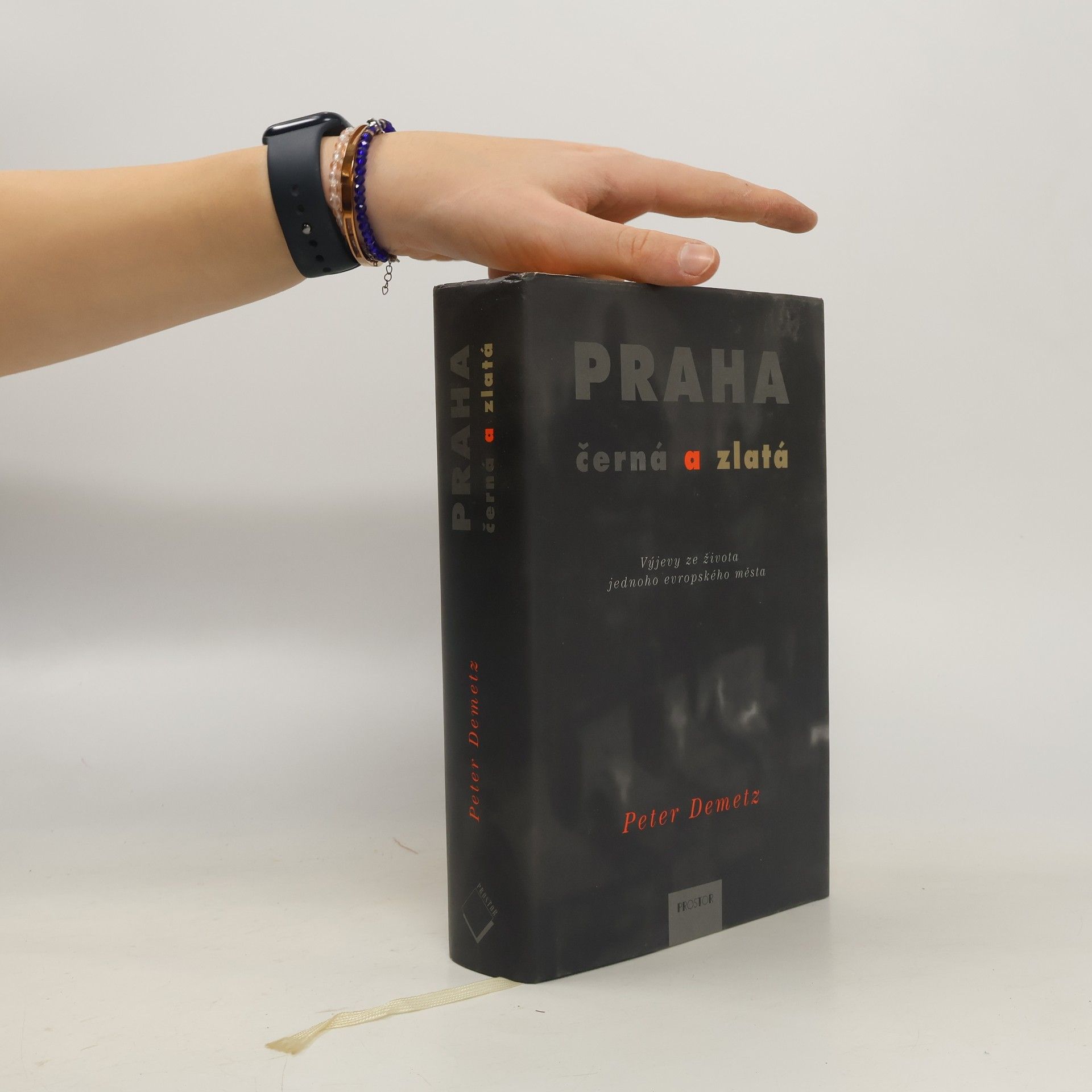 Praha černá a zlatá