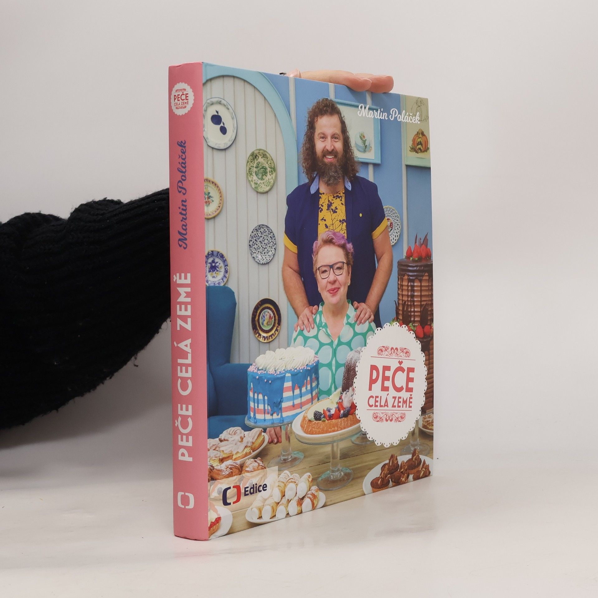 Martin Poláček Peče celá země
