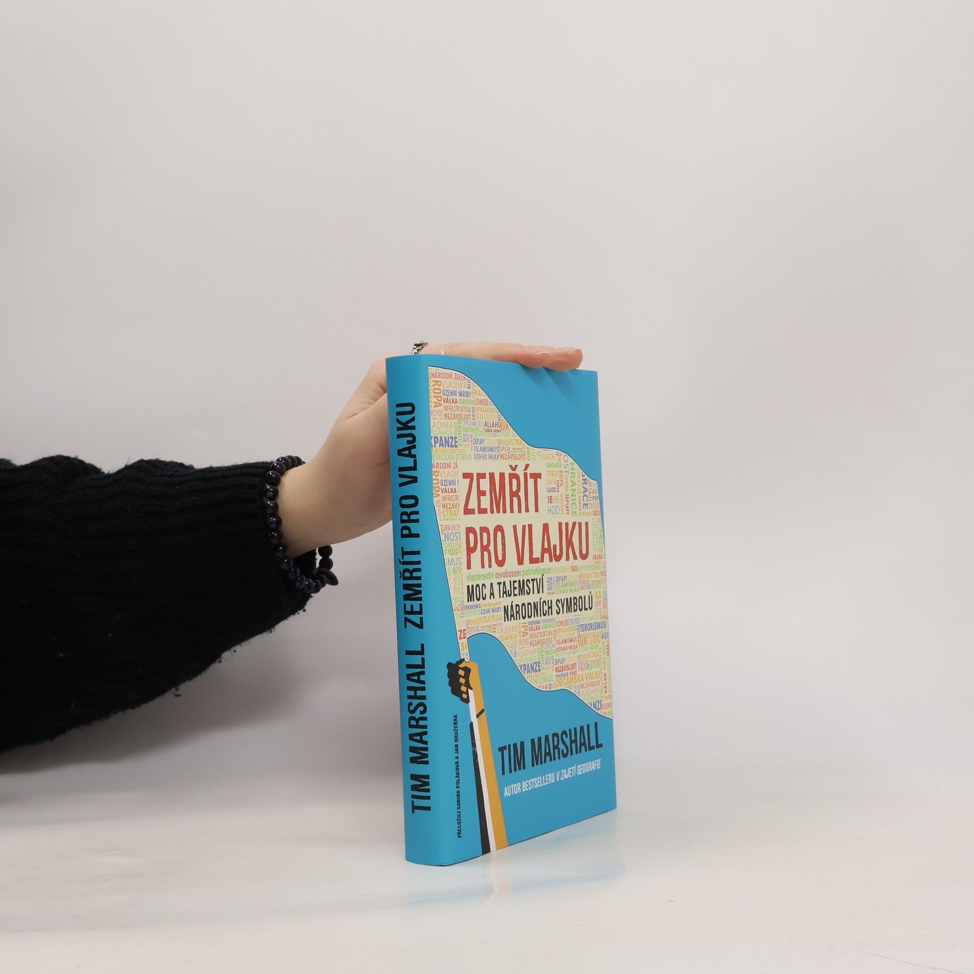 Jan Bružeňák Zemřít pro vlajku. Moc a tajemství národních symbolů