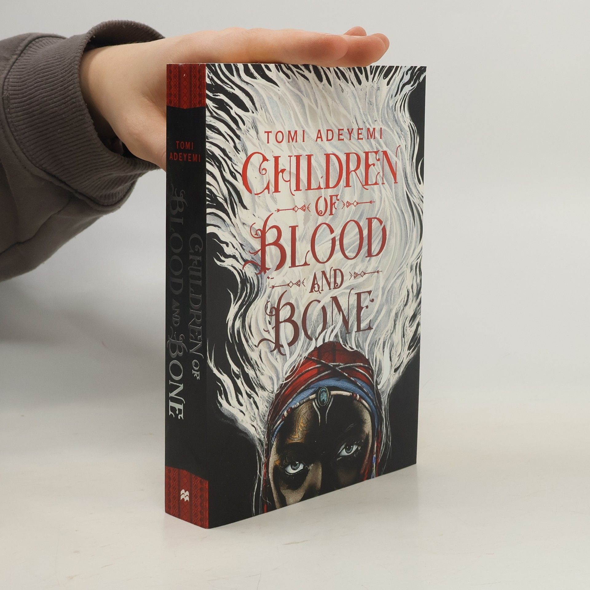 Tomi Adeyemi Children of blood and bone