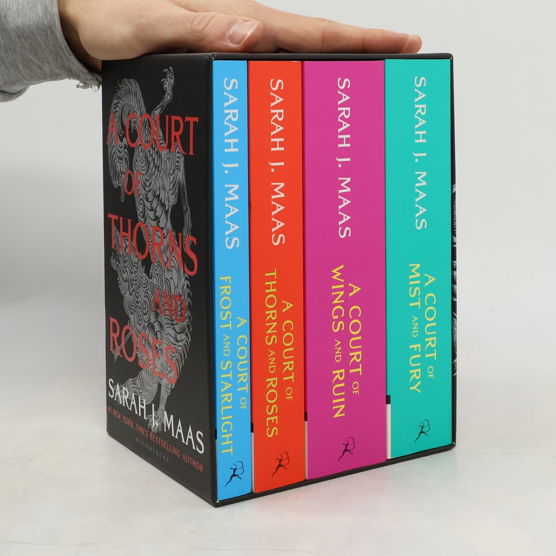 Sarah J. Maas A court of Thorns and Roses (1-4)