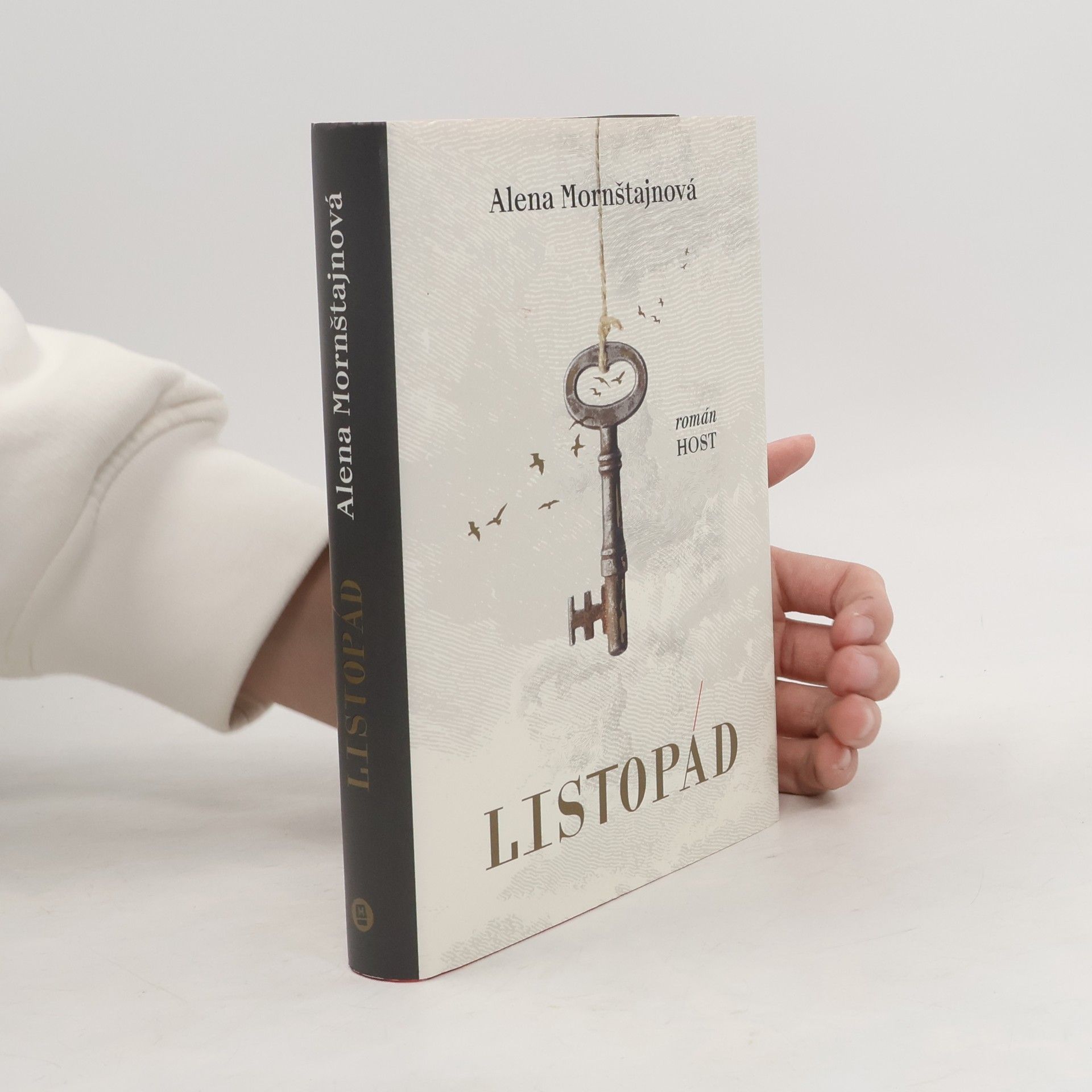 Alena Mornštajnová Listopád