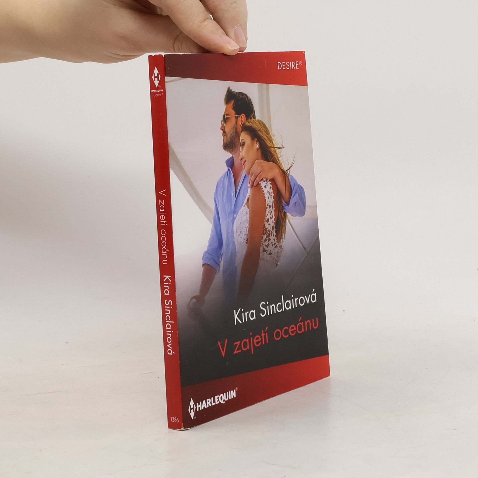 Kira Sinclair V zajetí oceánu
