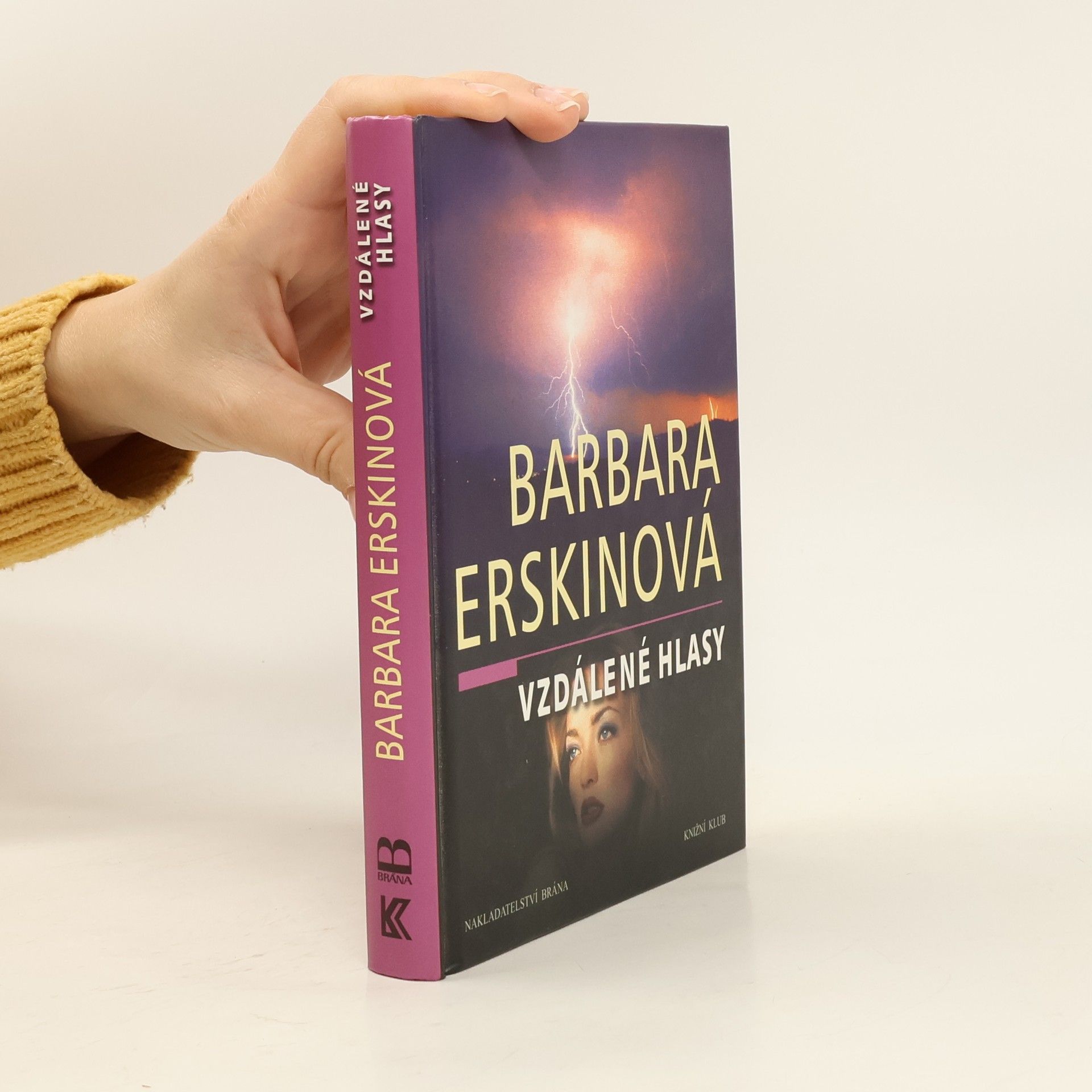 Barbara Erskine Vzdálené hlasy