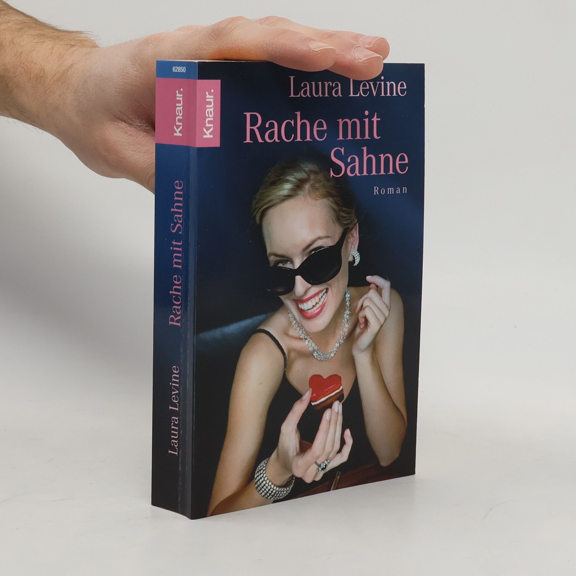 Laura Levine Rache mit Sahne