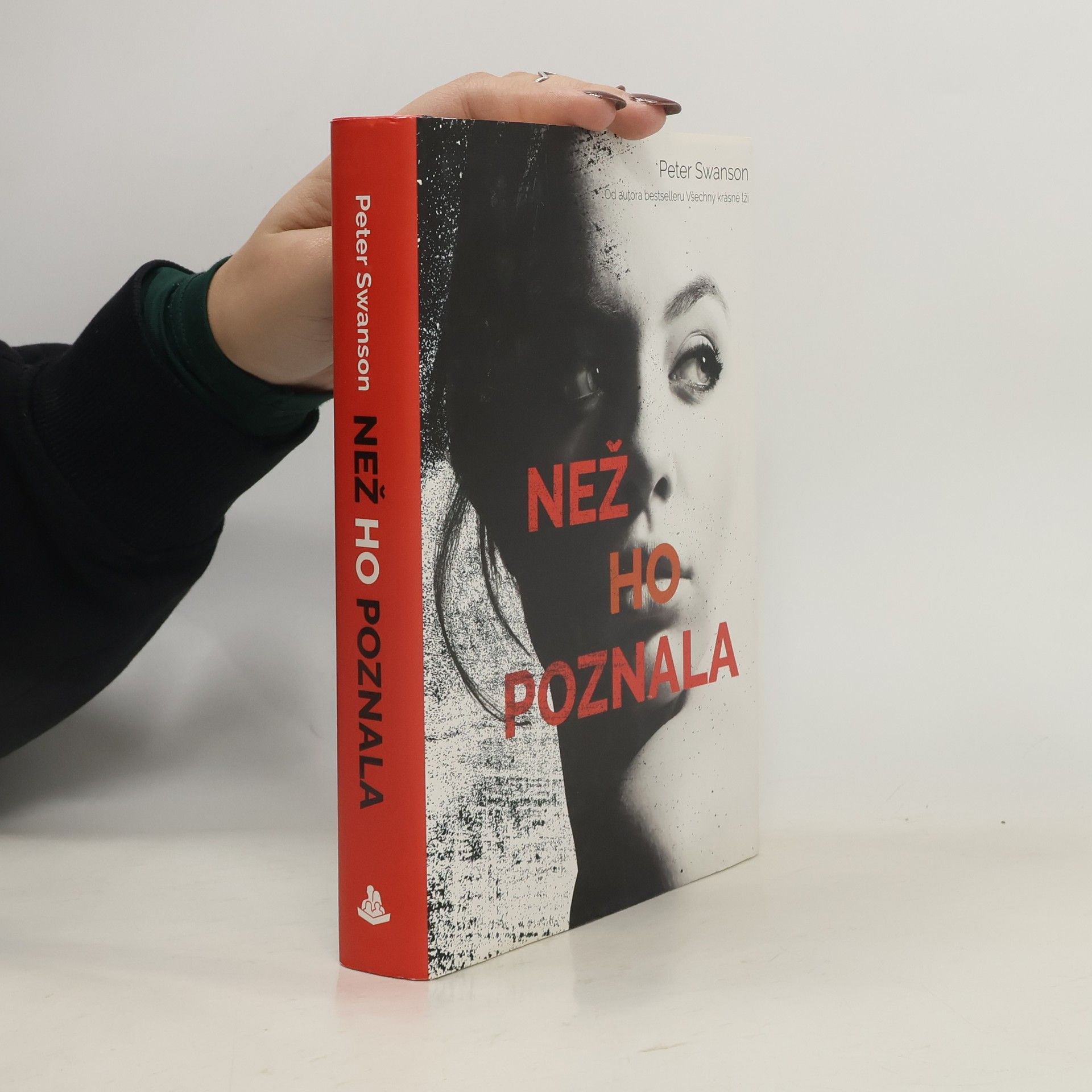 Peter Swanson Než ho poznala