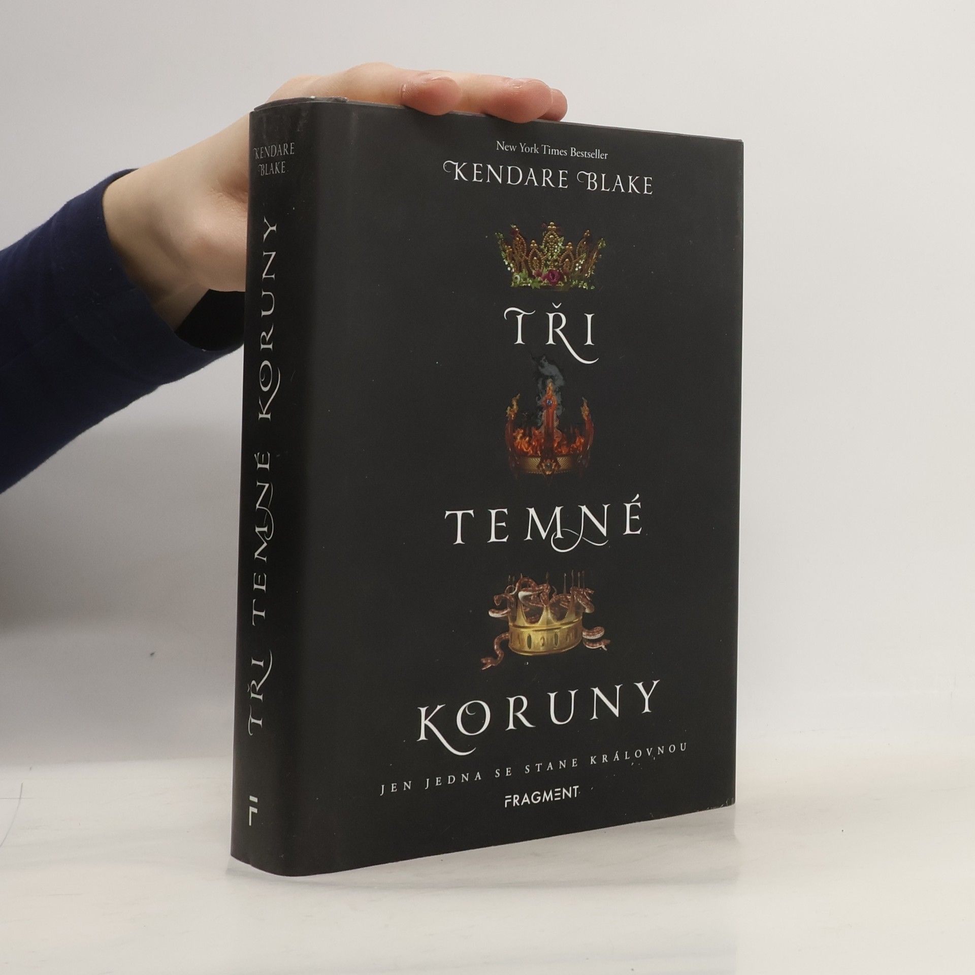 Kendare Blake Tři temné koruny