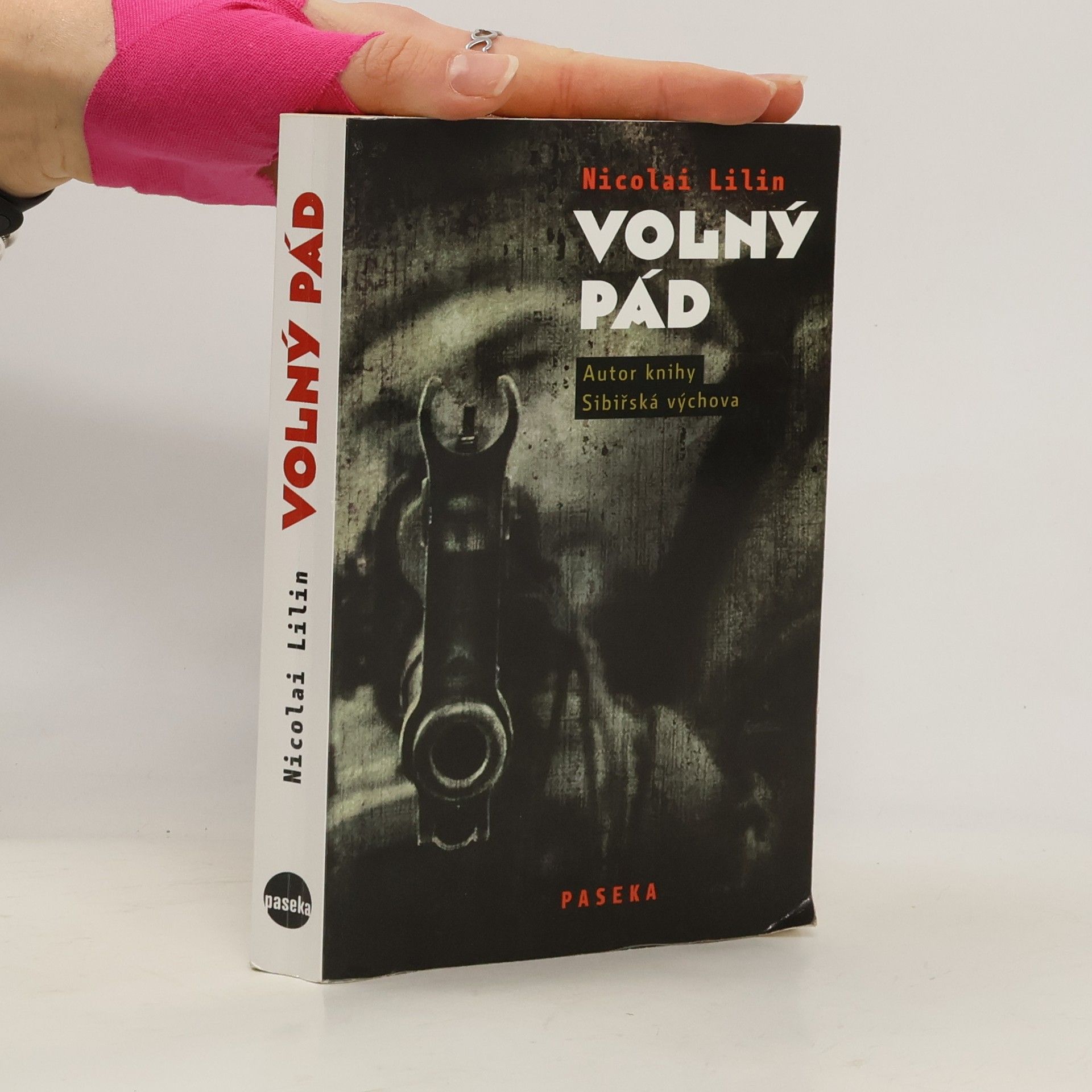 Nicolai Lilin Volný pád