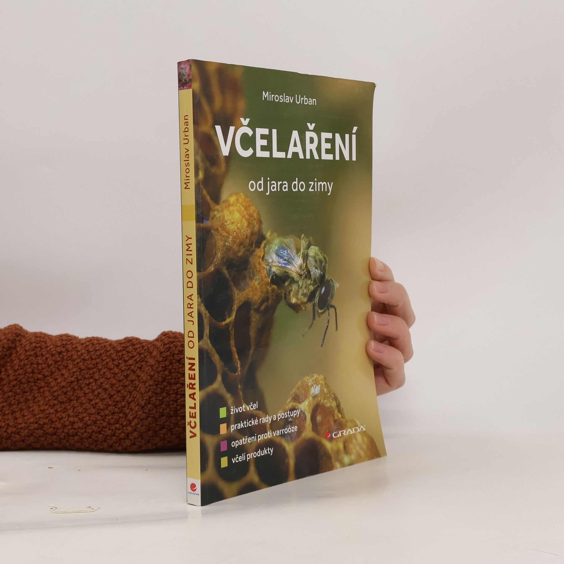 Včelaření od jara do zimy