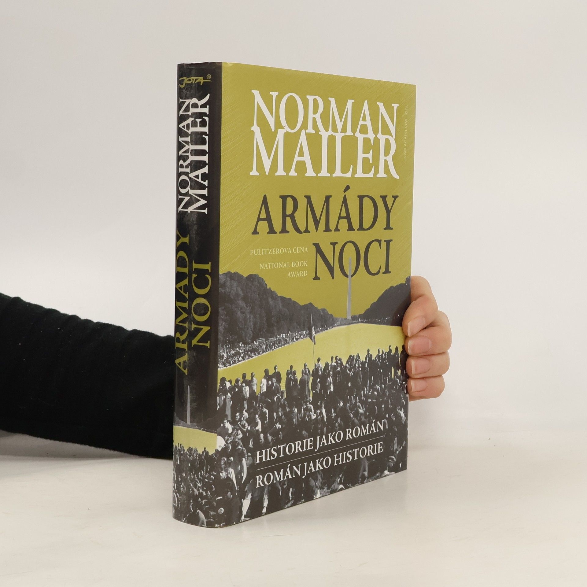 Norman Mailer Armády noci
