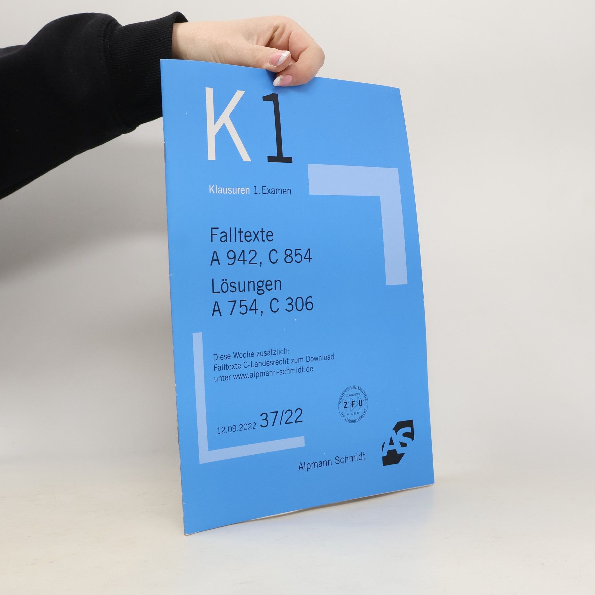 K1. Klausuren 1. Examen 37/22