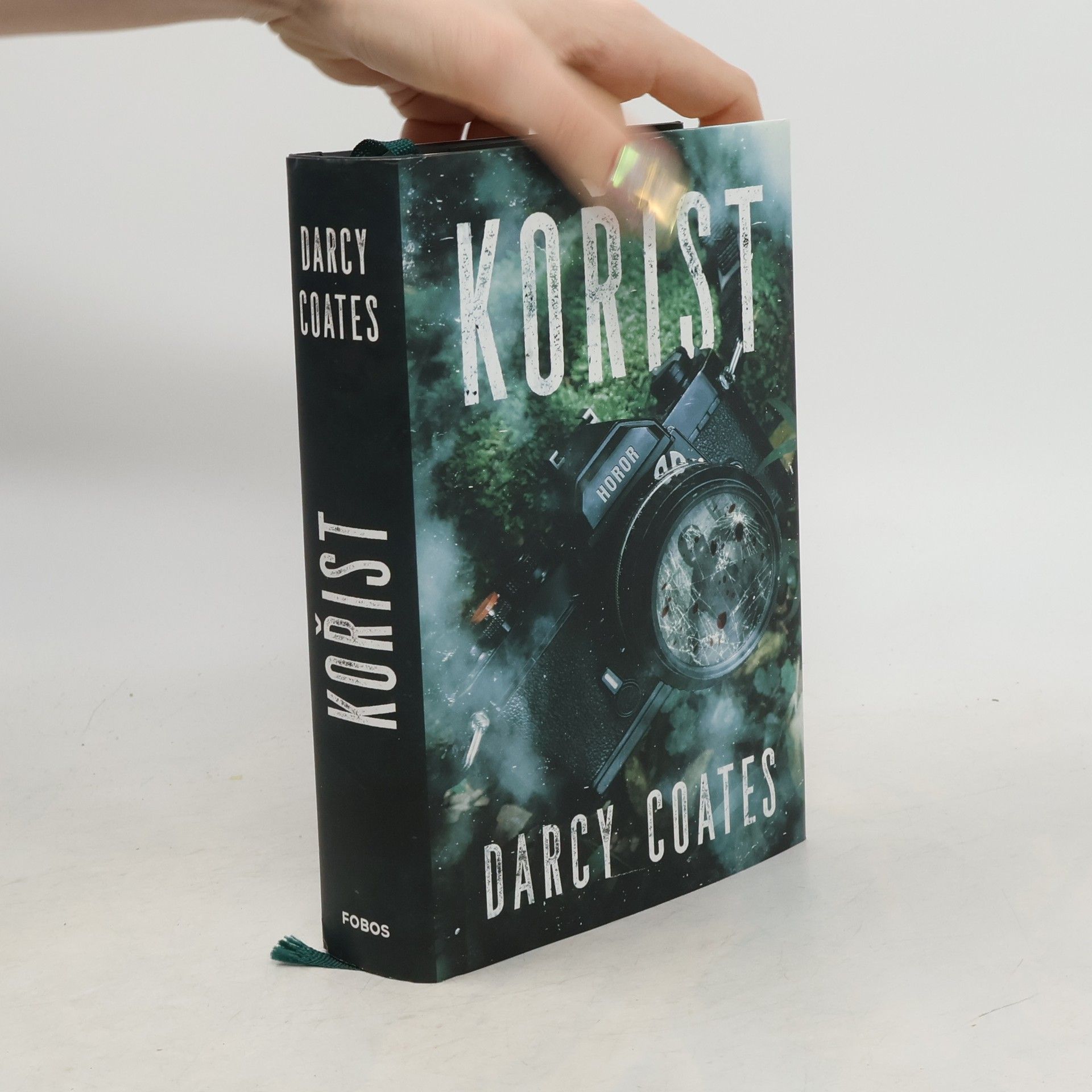 Darcy Coates Kořist