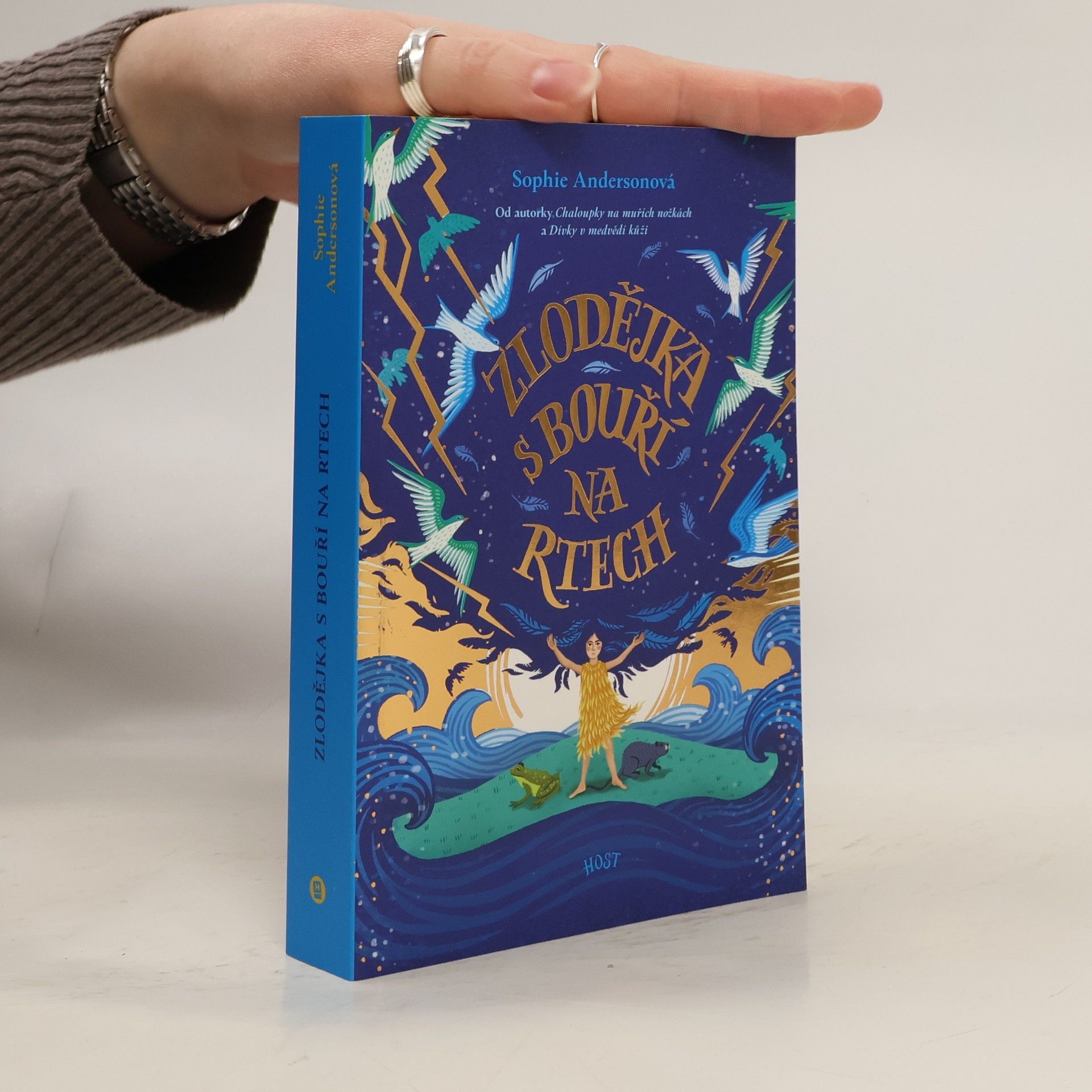 Zlodějka s bouří na rtech