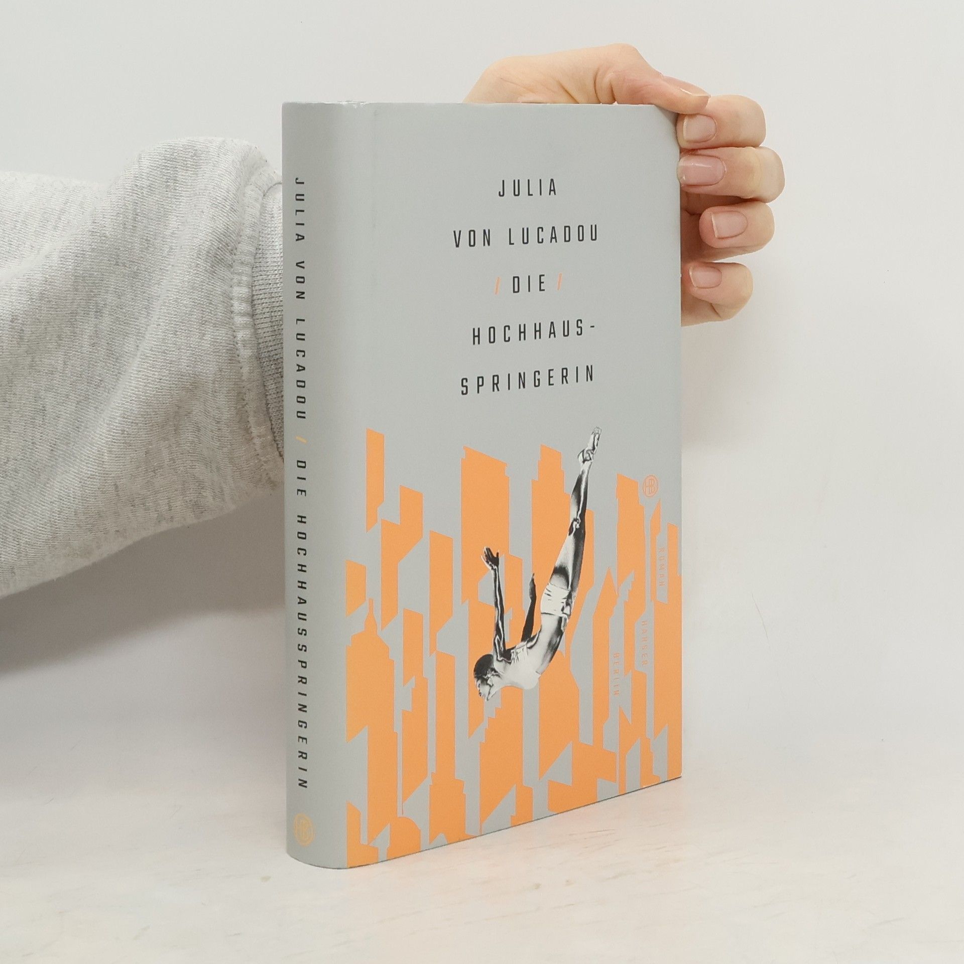 Die Hochhausspringerin