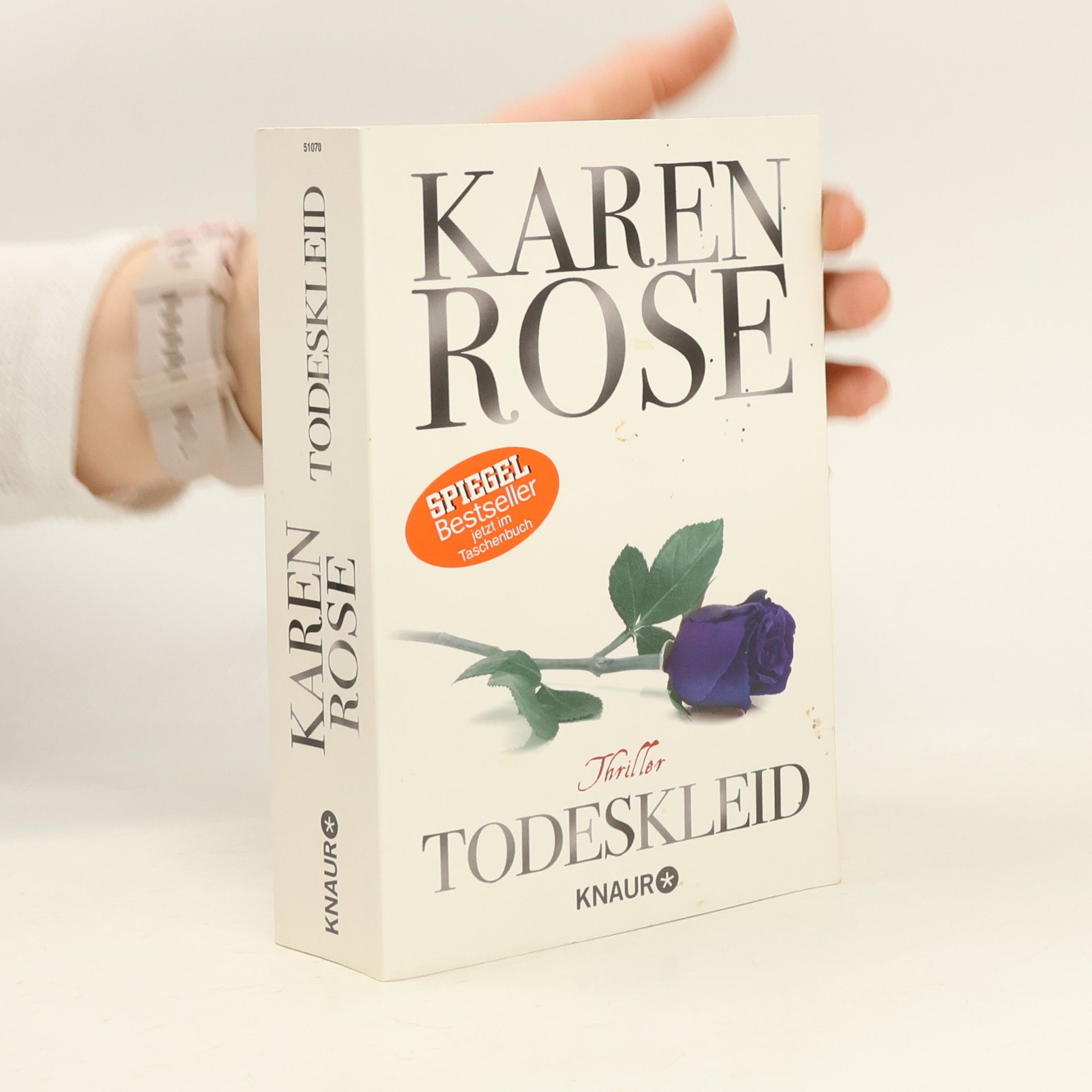Karen Rose Todeskleid