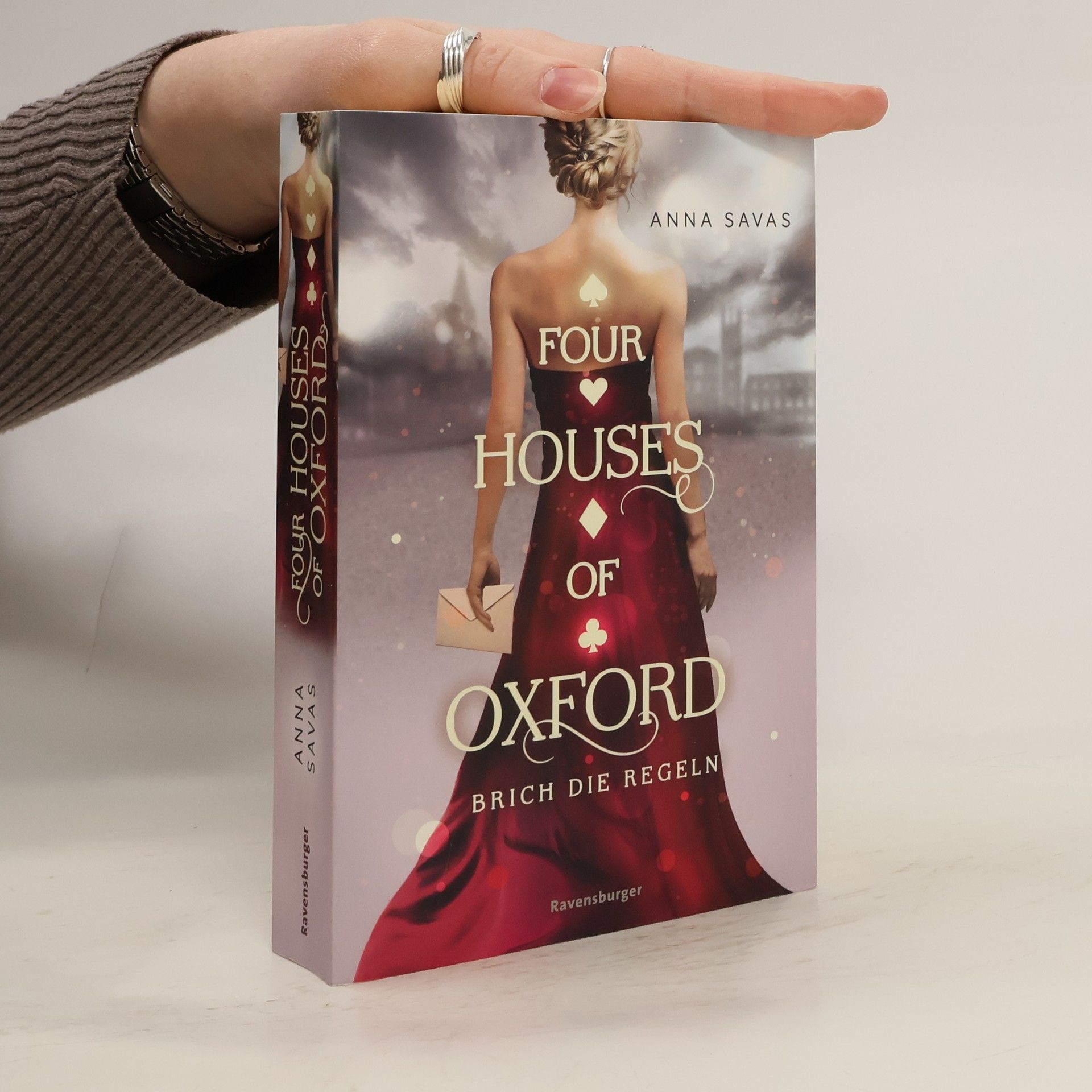 Anna Savas Four houses of Oxford - Brich die regeln