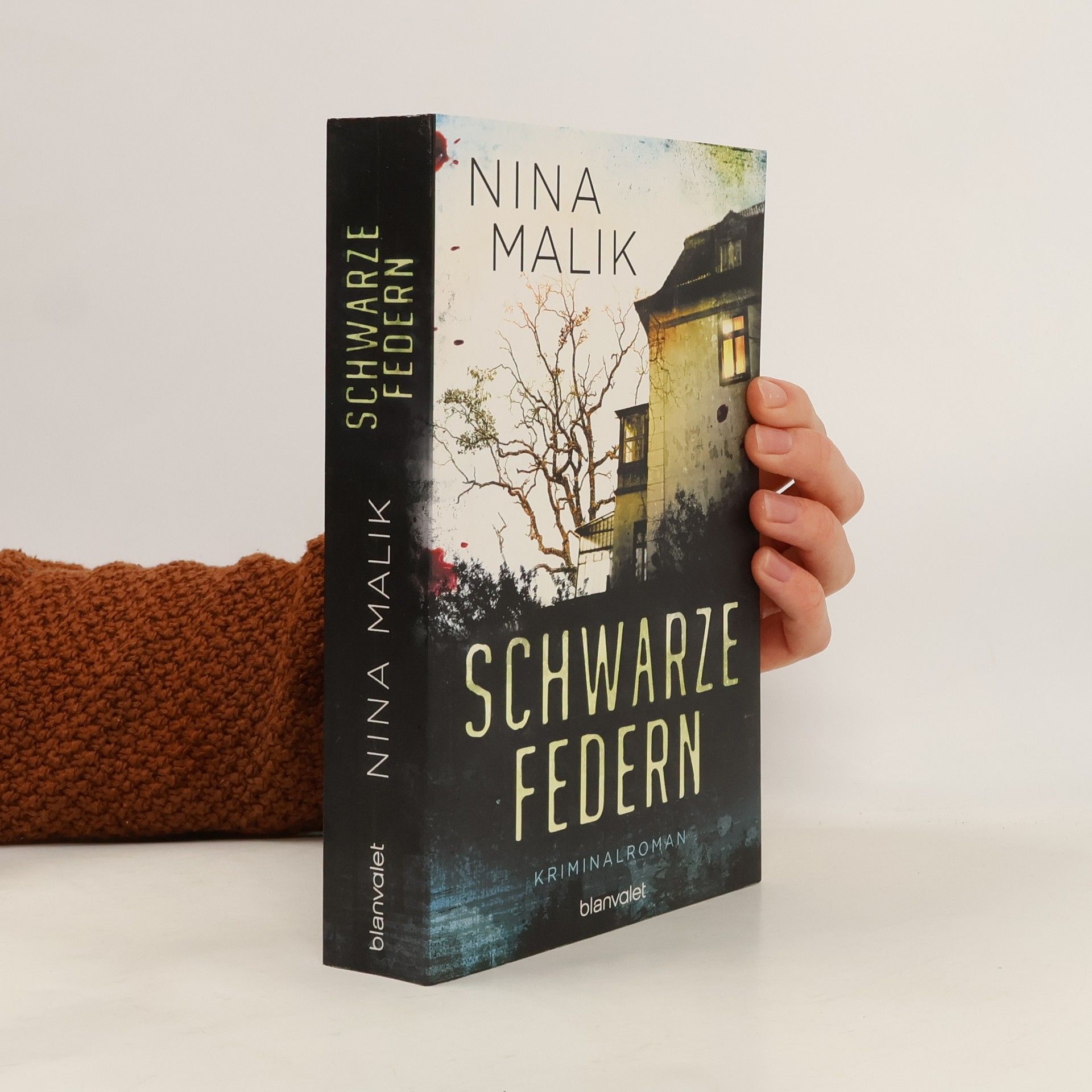 Nina Malik Schwarze Federn