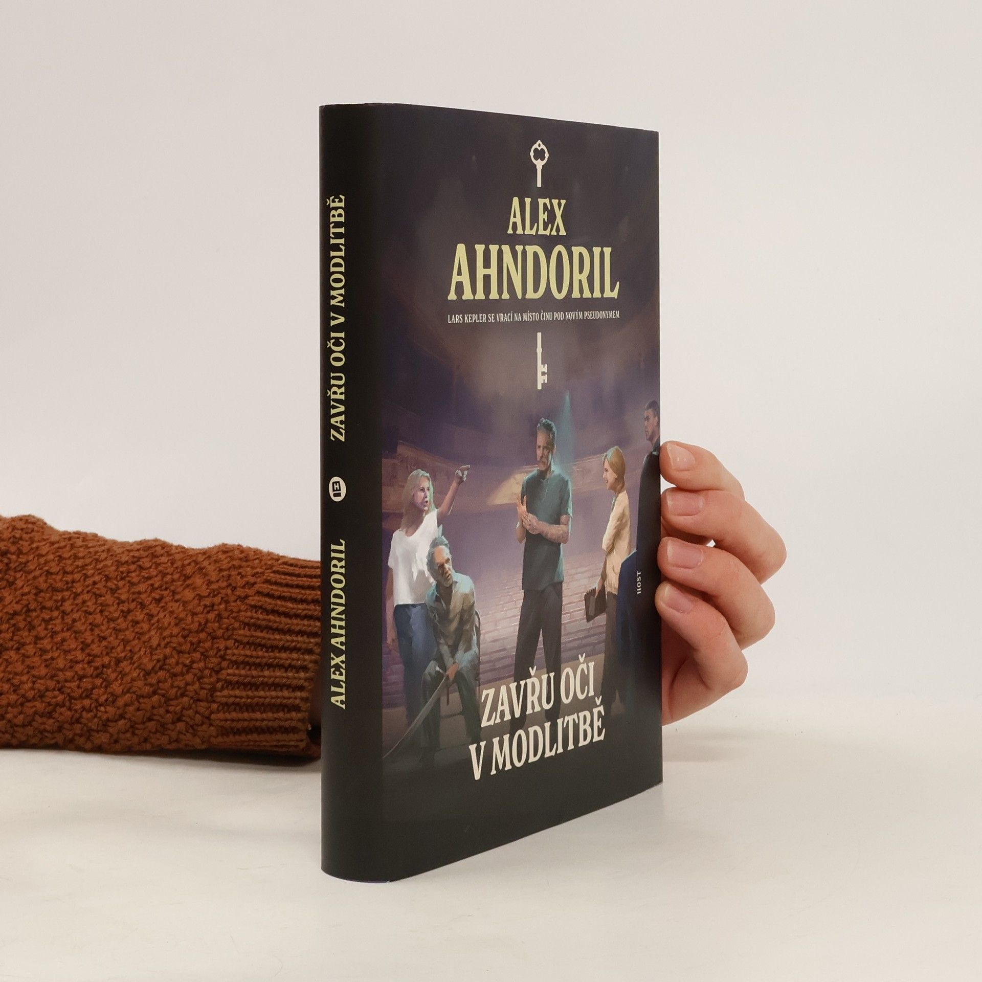 Zavřu oči v modlitbě