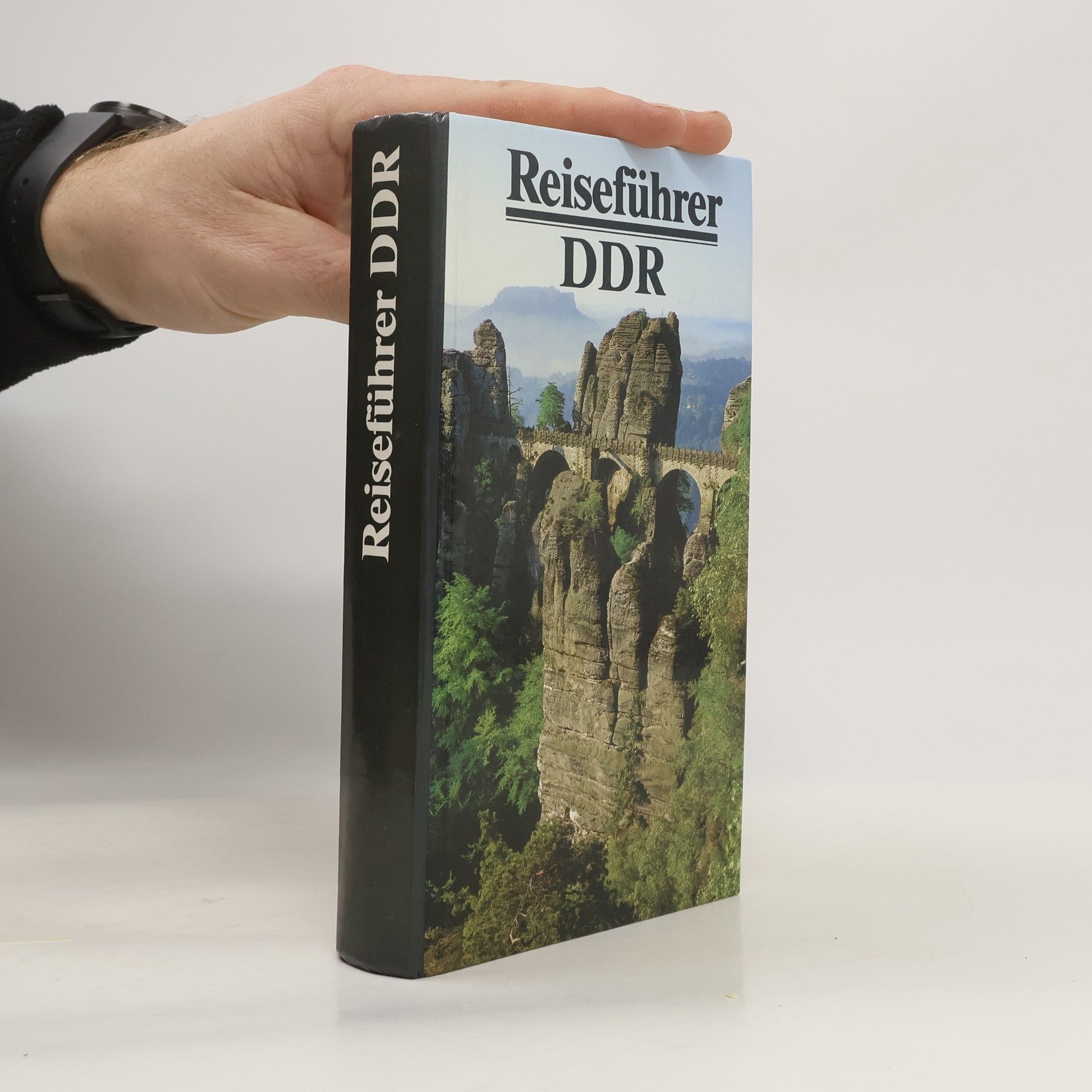 Collectif d'auteurs Reiseführer DDR