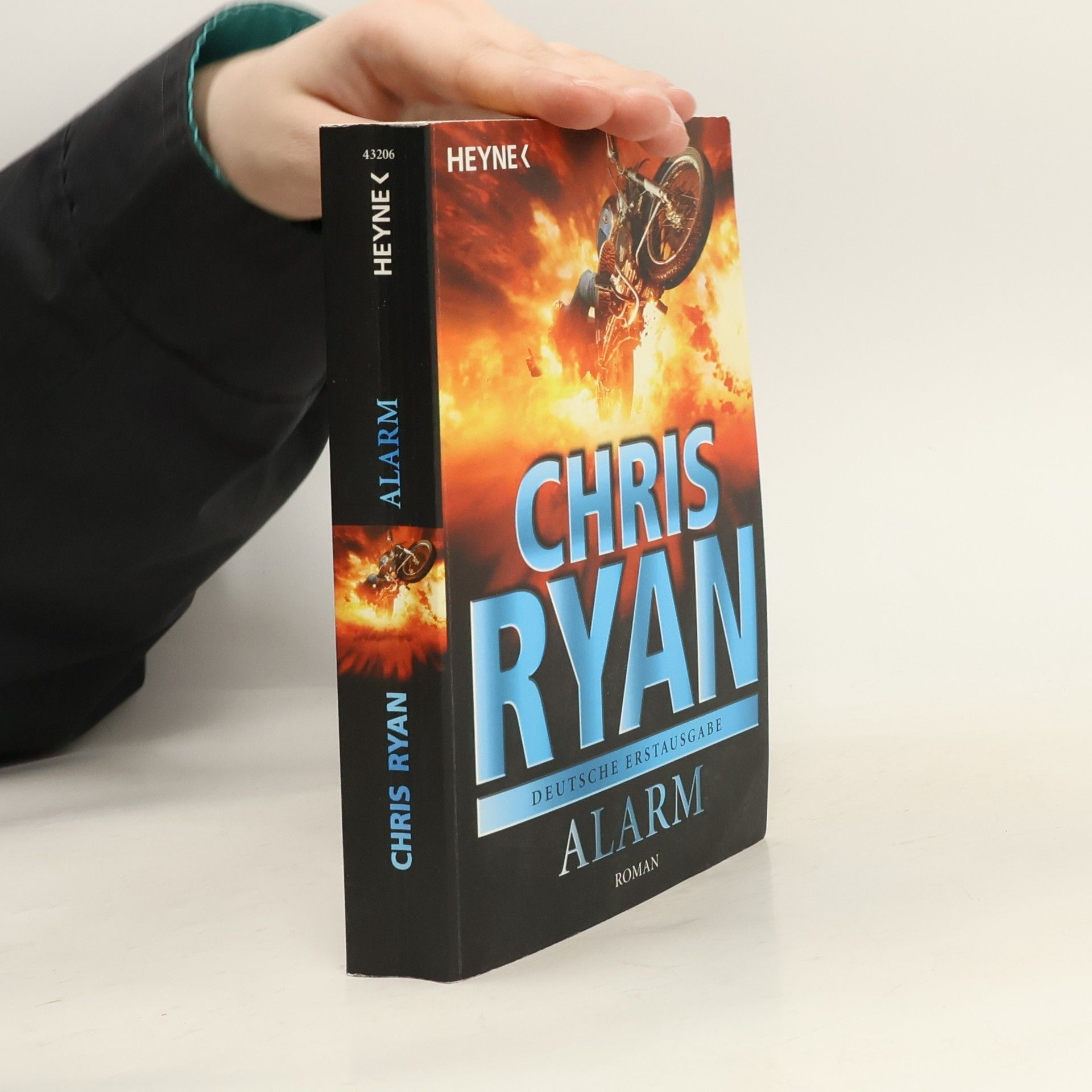 Chris Ryan Alarm. Roman