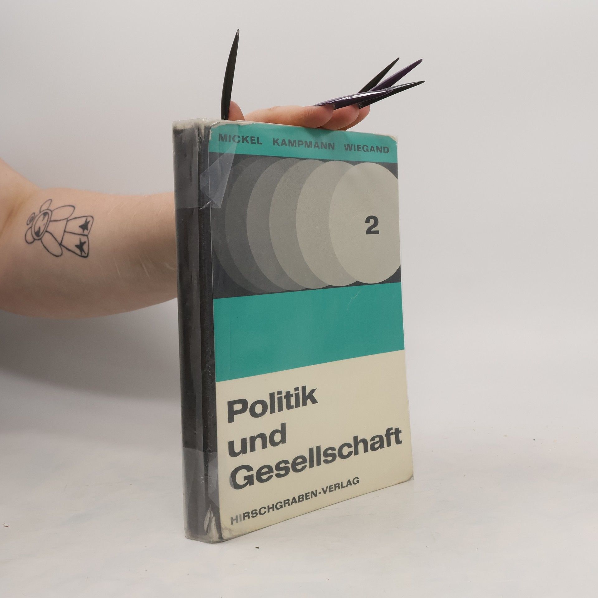 Politik und Gesellschaft