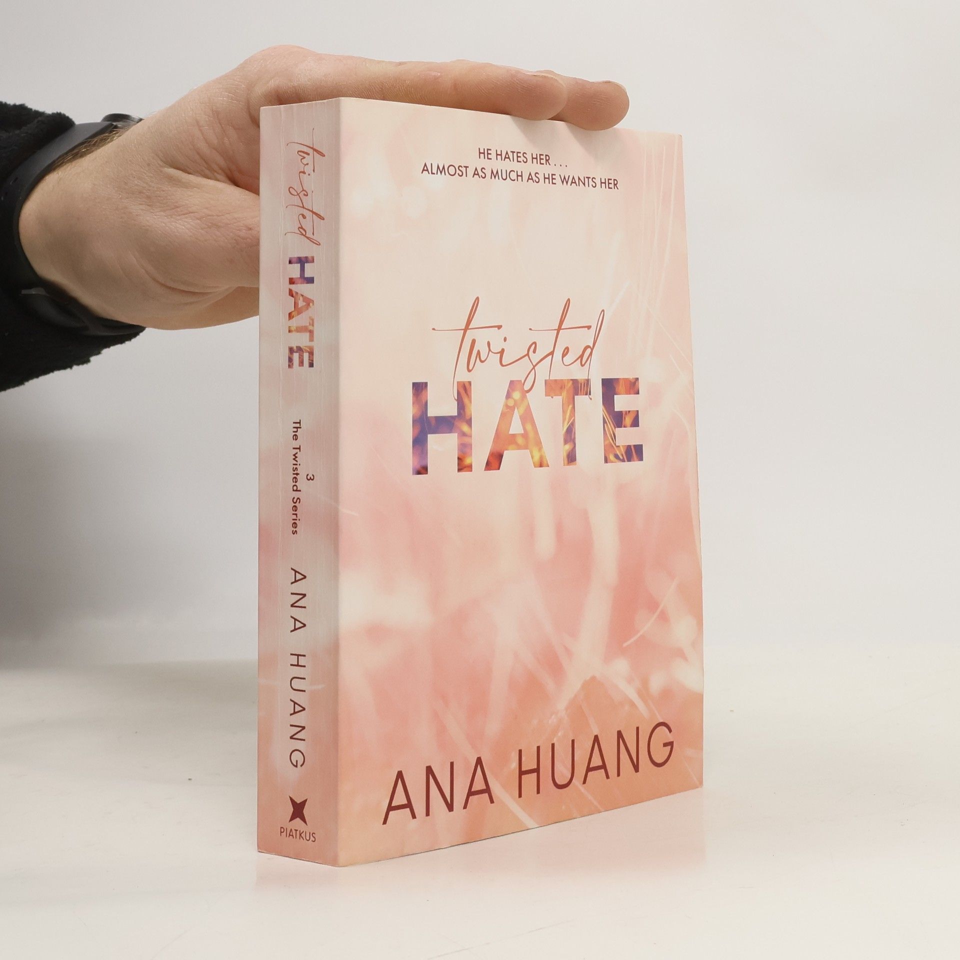 Ana Huang Twisted hate. Twisted book three