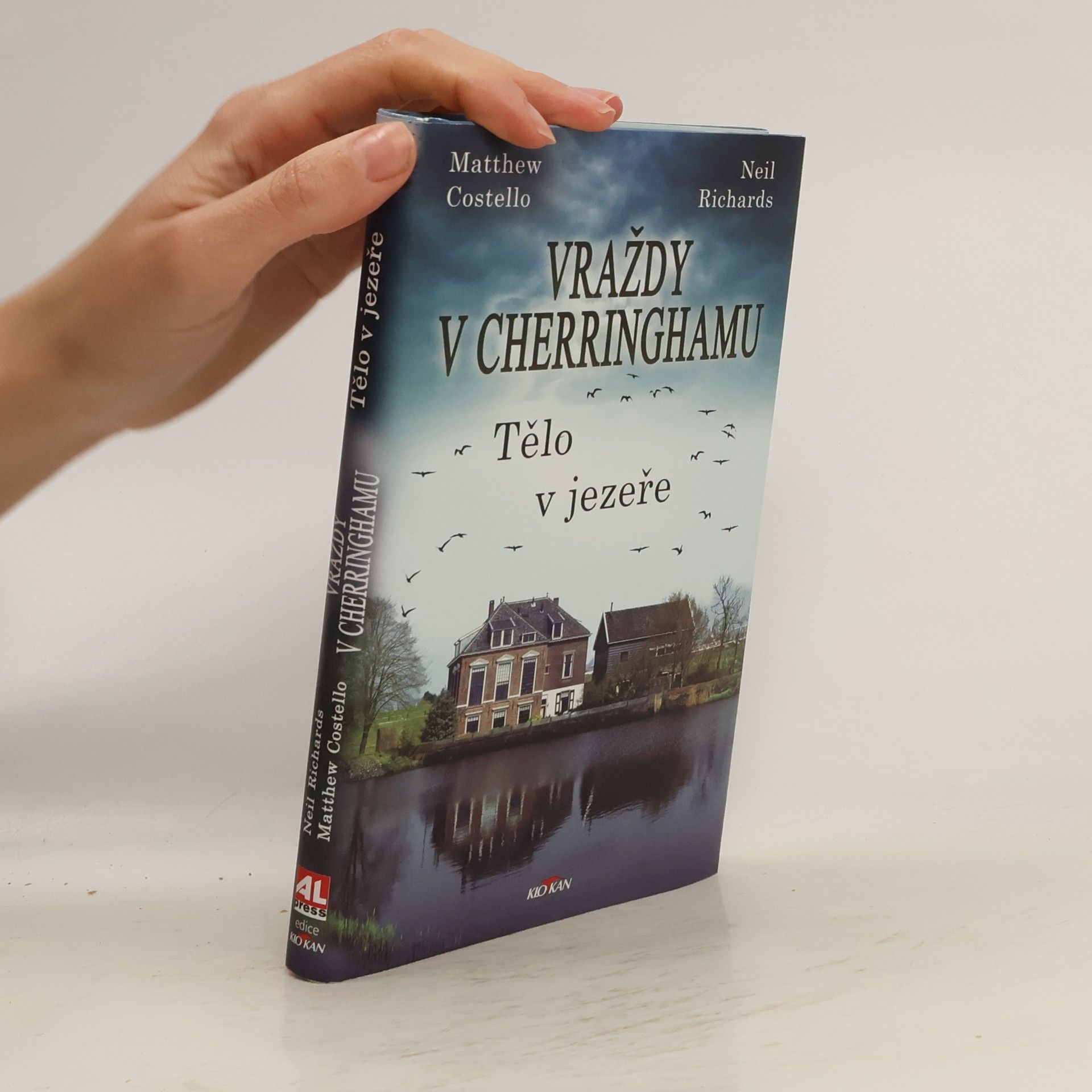 Vraždy v Cherringhamu : Tělo v jezeře