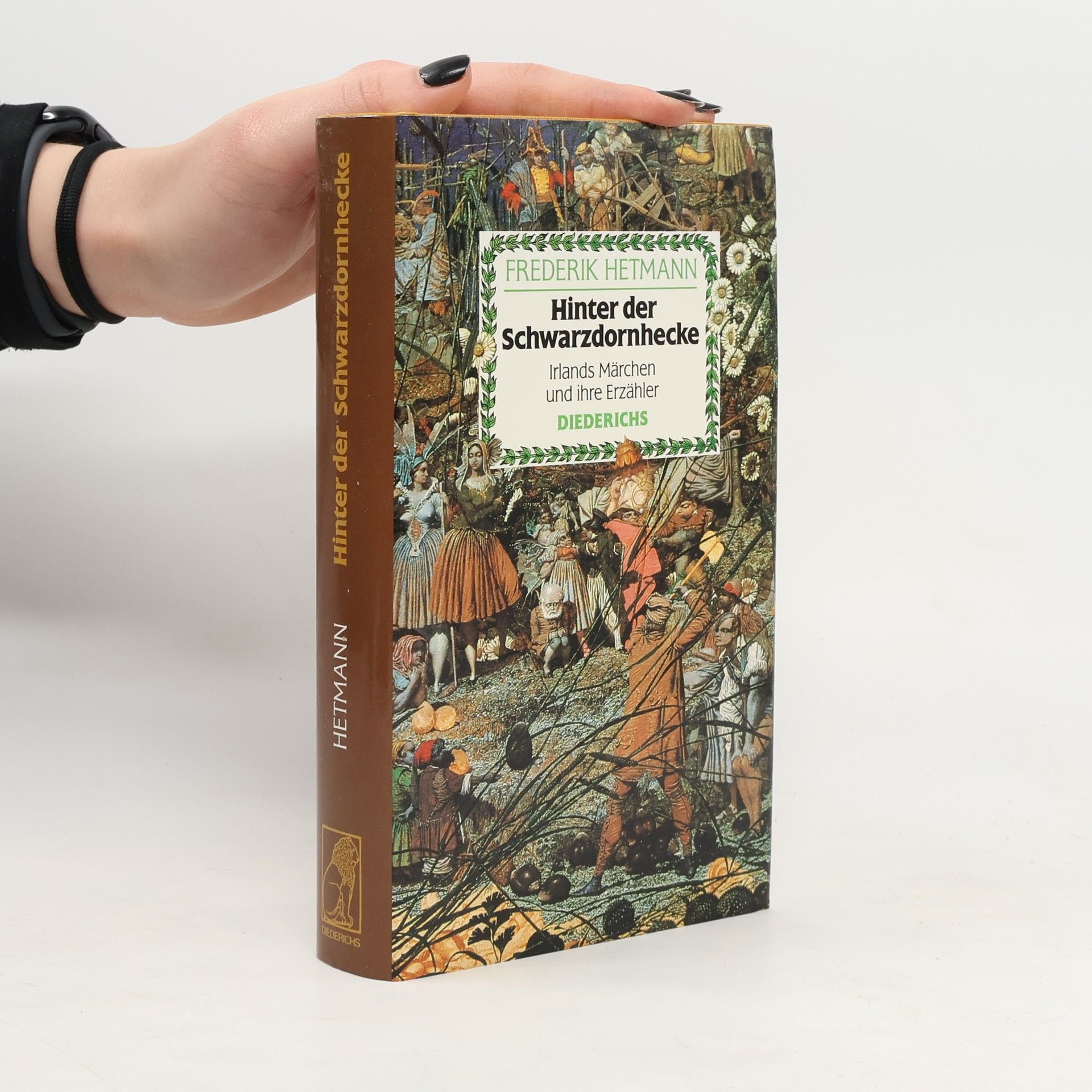 Hinter der Schwarzdornhecke