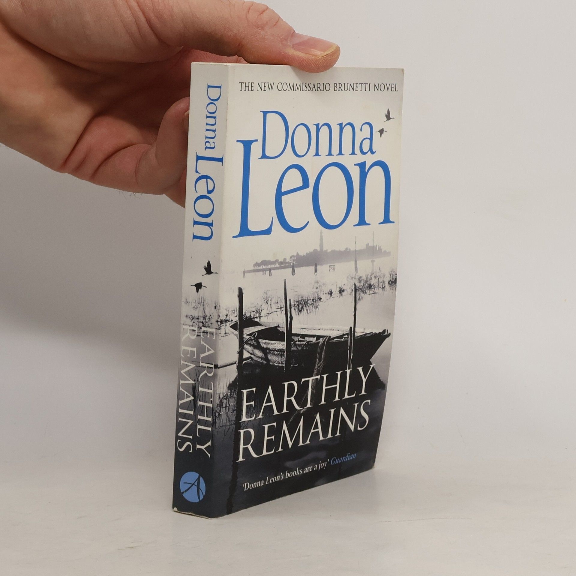 Donna Leon Earthly Remains