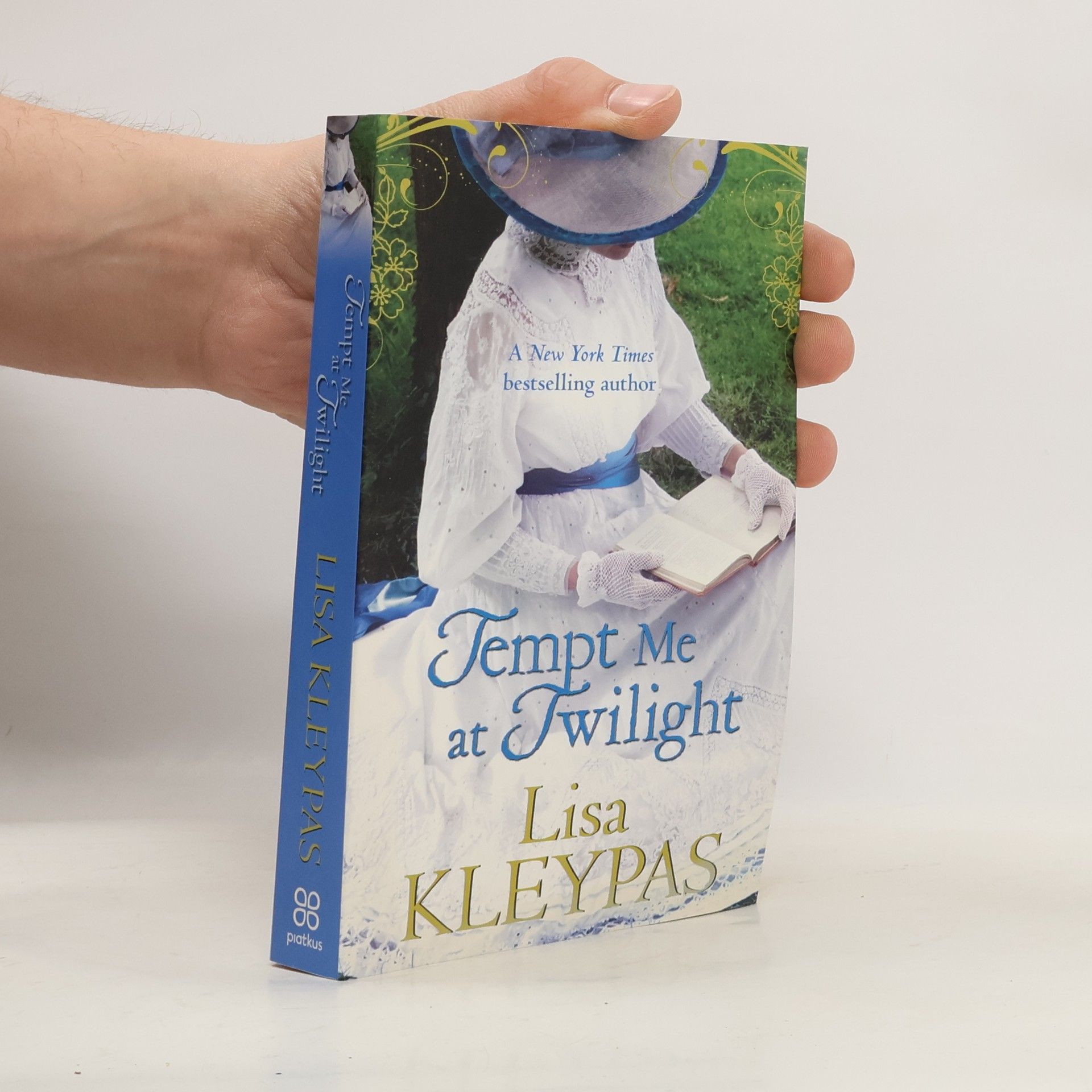 Lisa Kleypas Tempt Me At Twilight