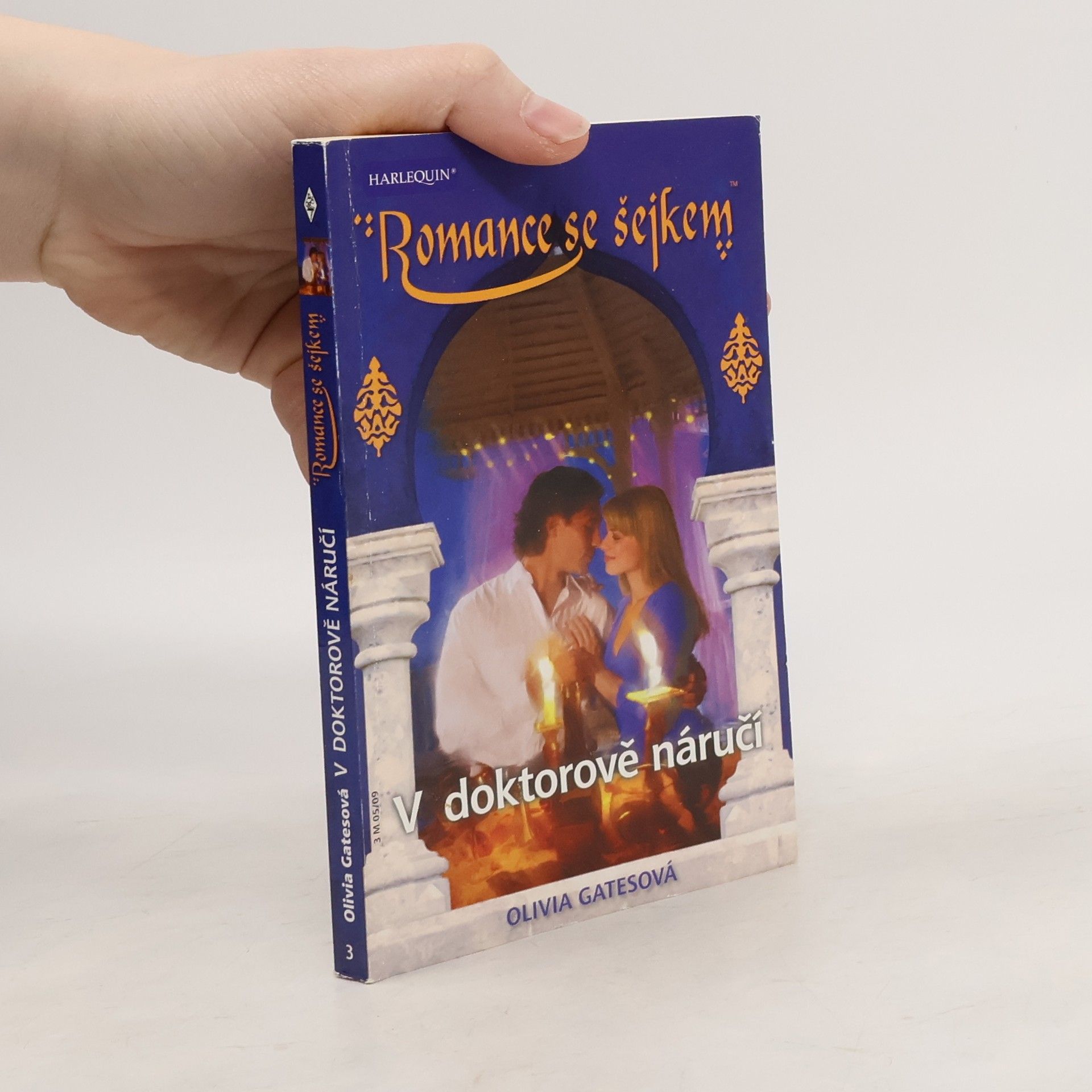 V doktorově náručí