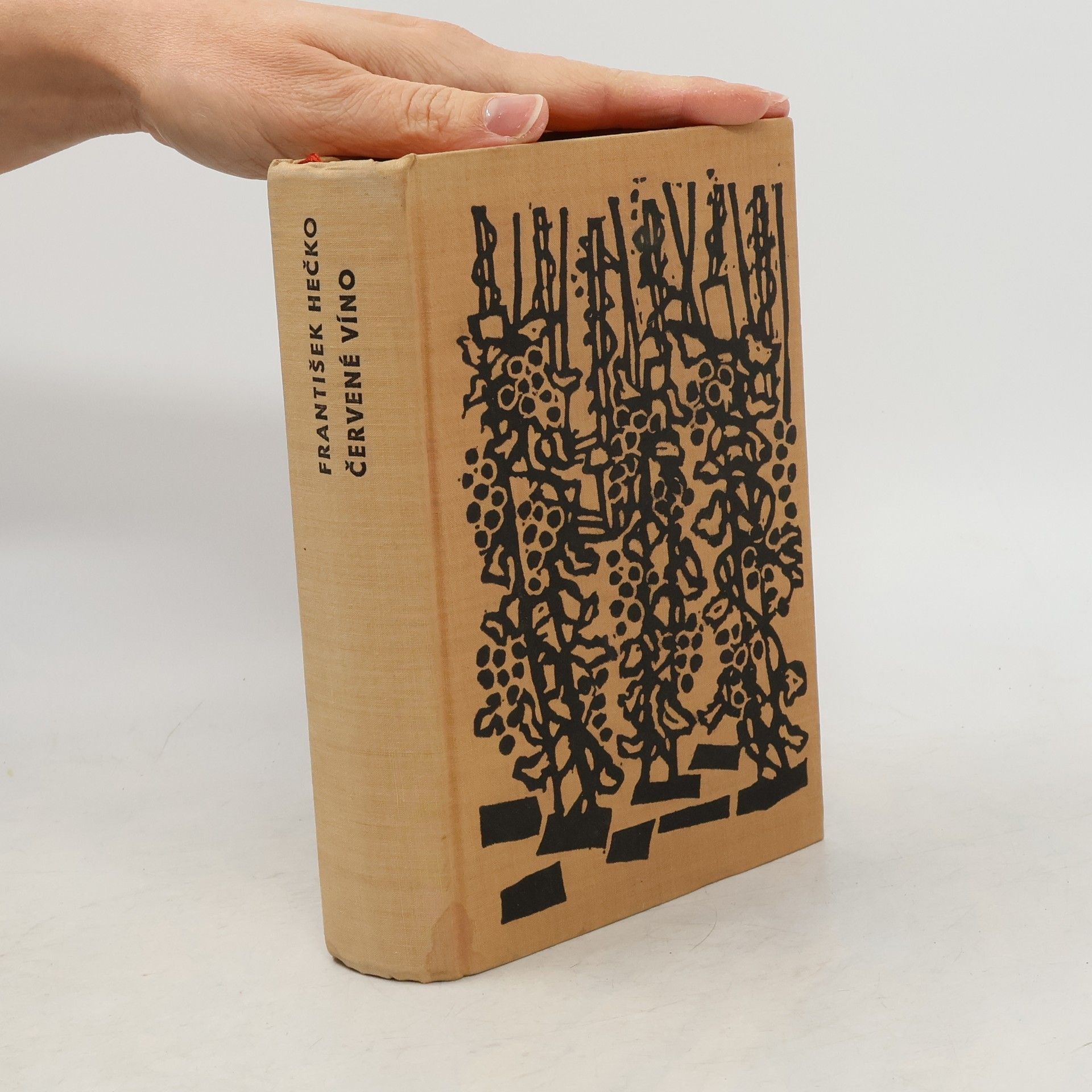František Hečko Červené víno