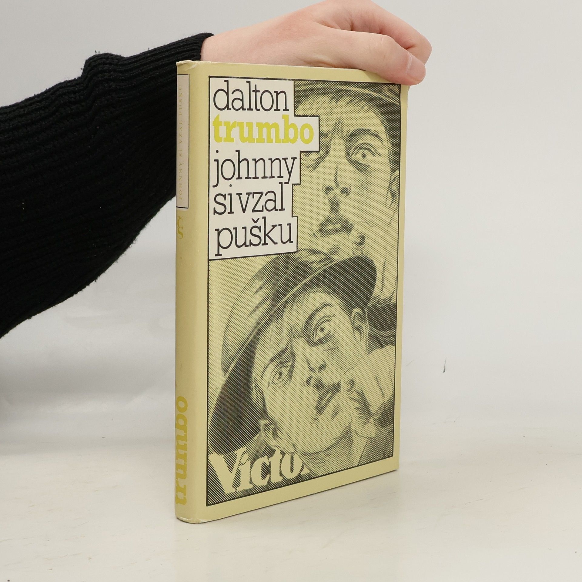 Johnny si vzal pušku