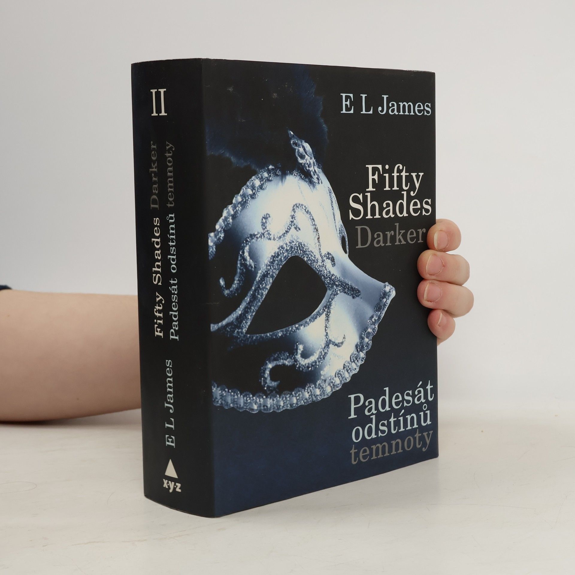 E. L. James Padesát odstínů temnoty