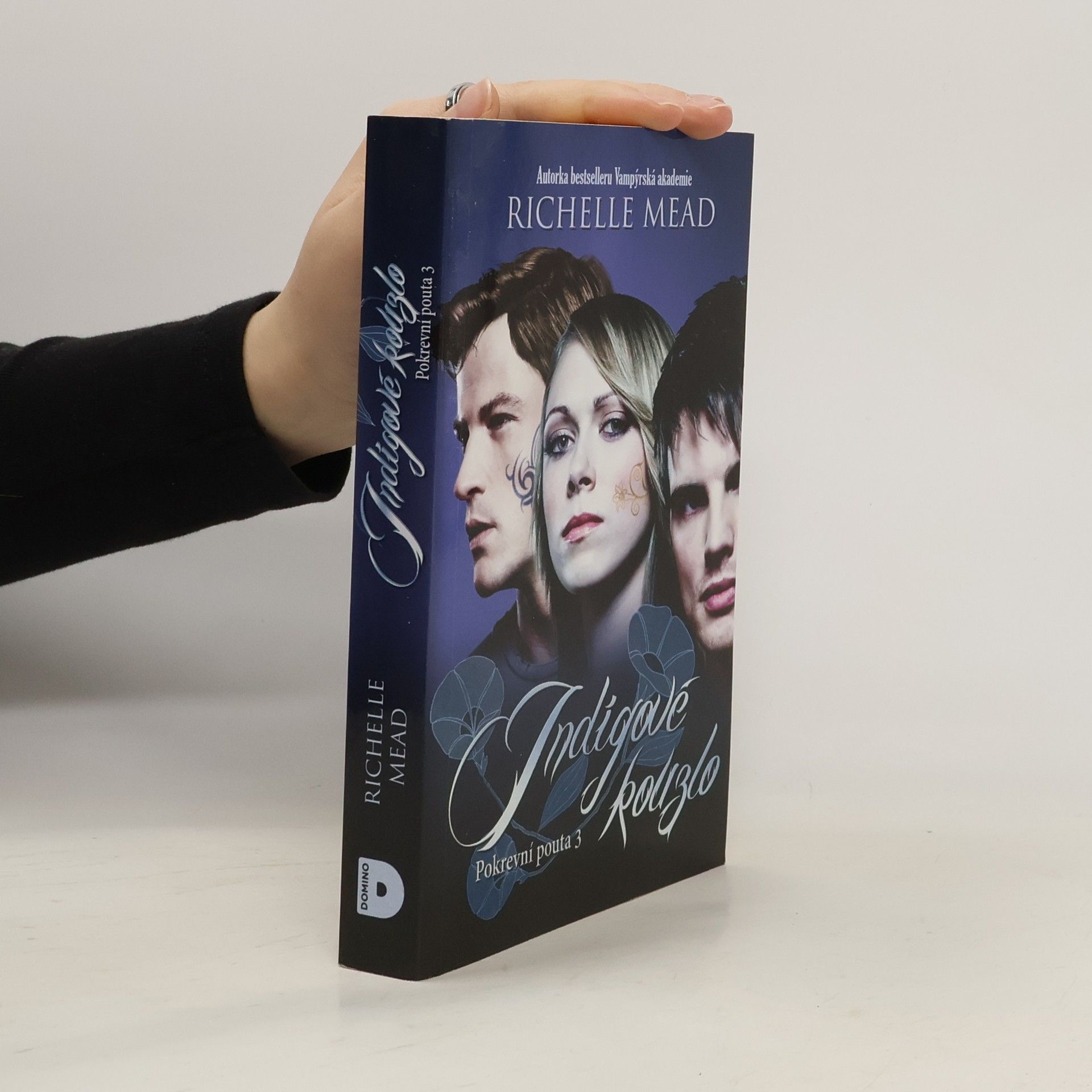 Indigové kouzlo. Pokrevní pouta. 3. díl