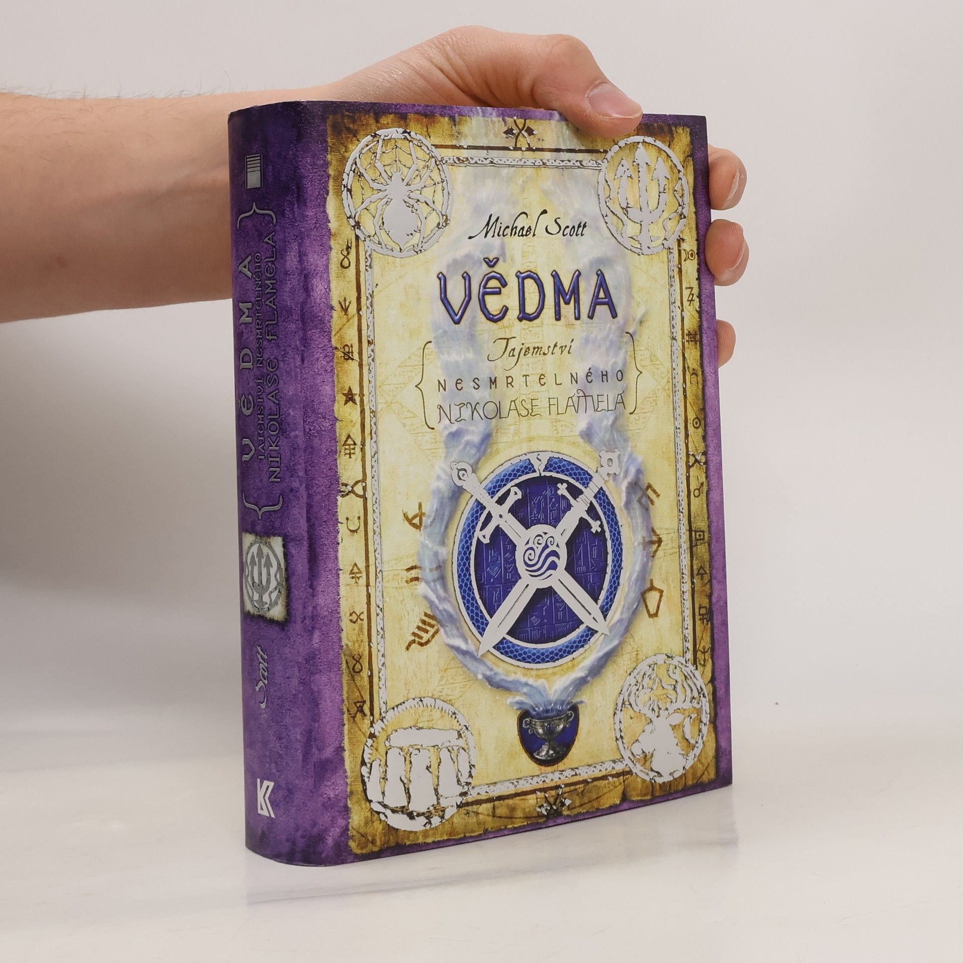 Michael Scott Tajemství nesmrtelného Nikolase Flamela. Vědma
