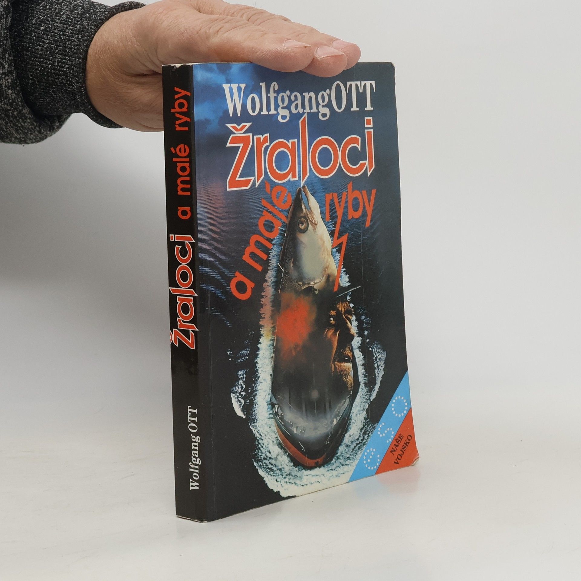 Žraloci a malé ryby