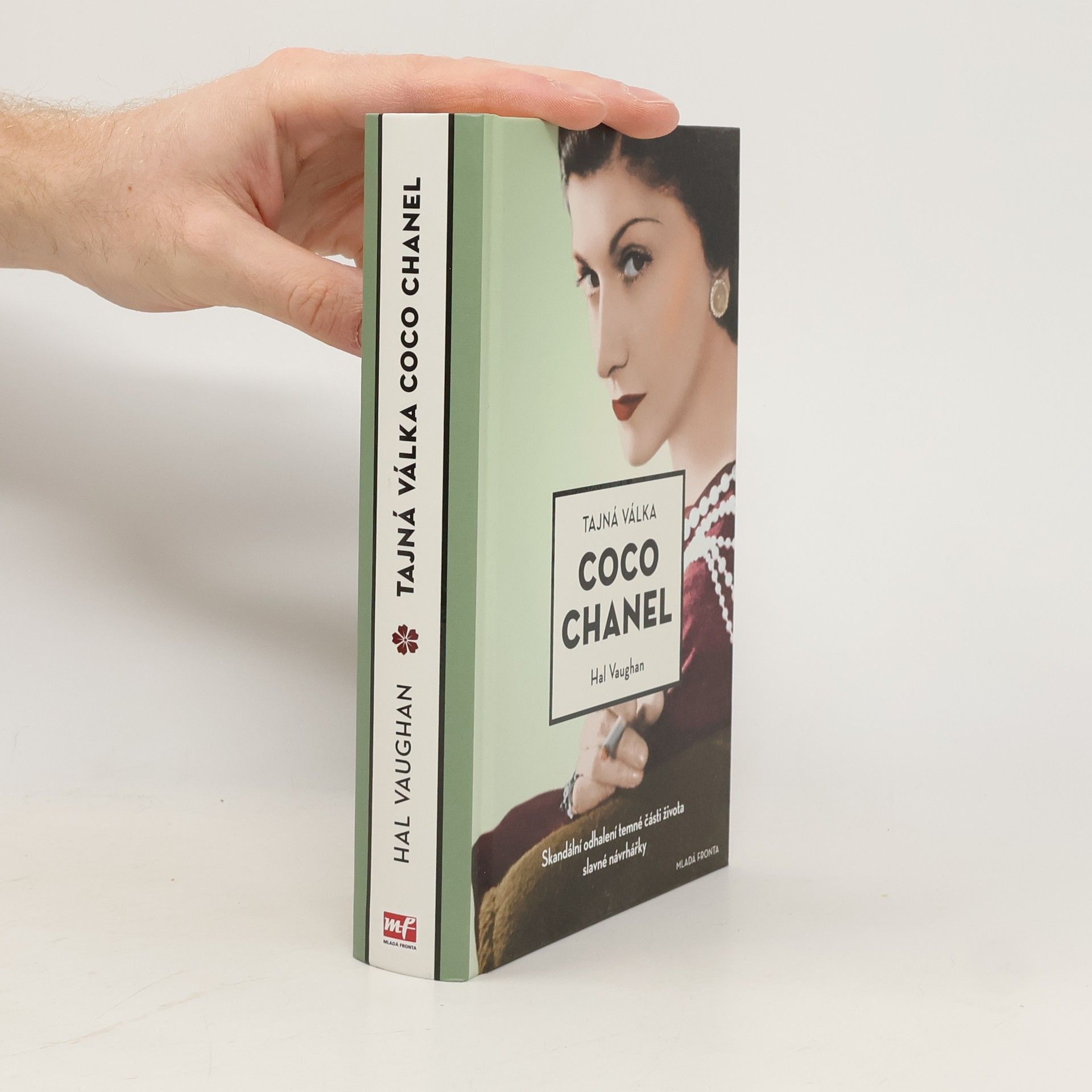 Hal Vaughan Tajná válka Coco Chanel