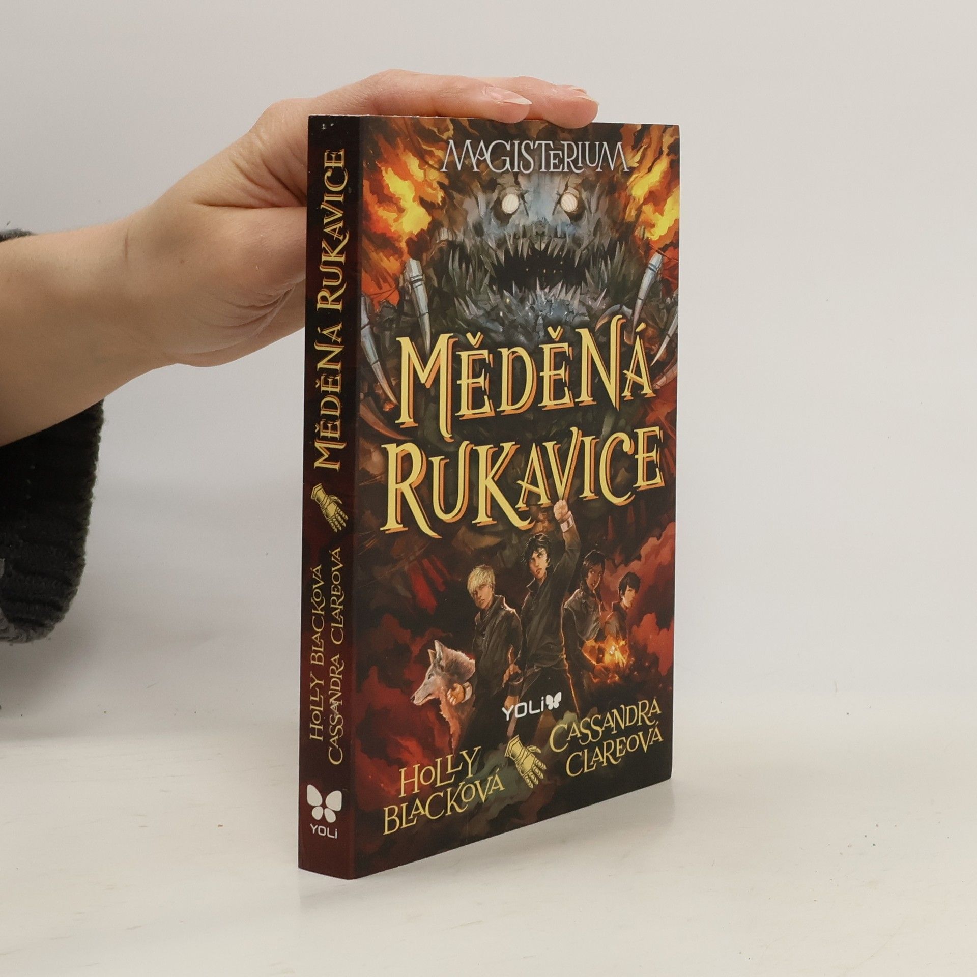 Magisterium. Měděná rukavice.