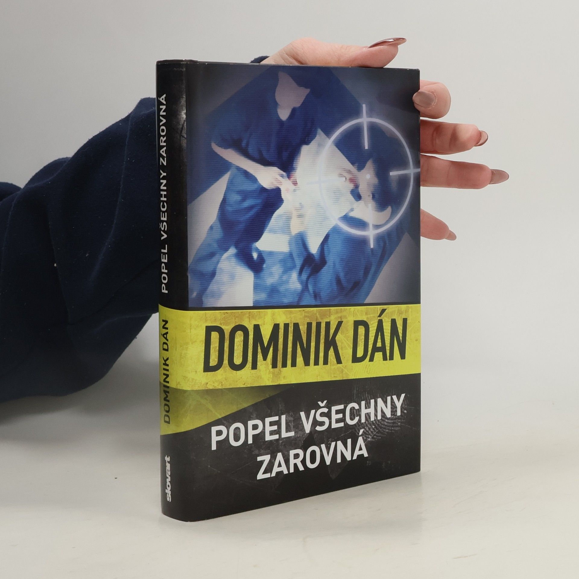 Dominik Dán Popel všechny zarovná
