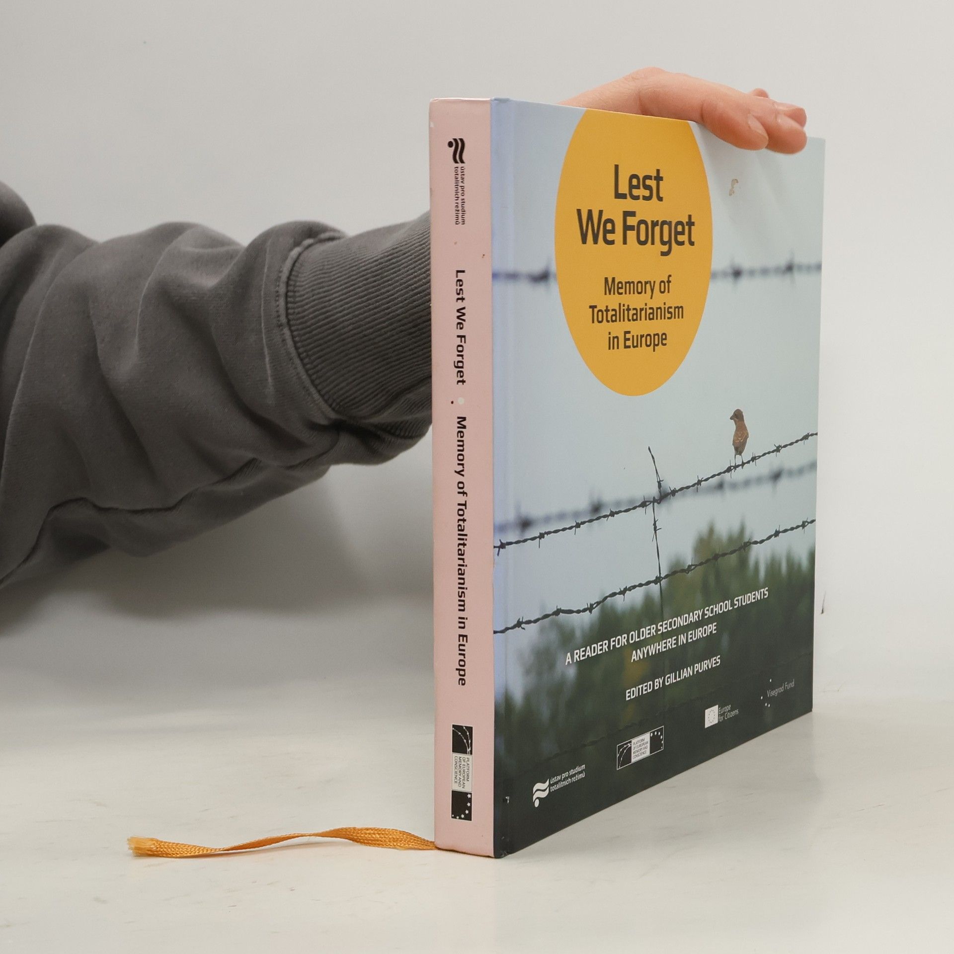 Gillian Purves Lest We Forget