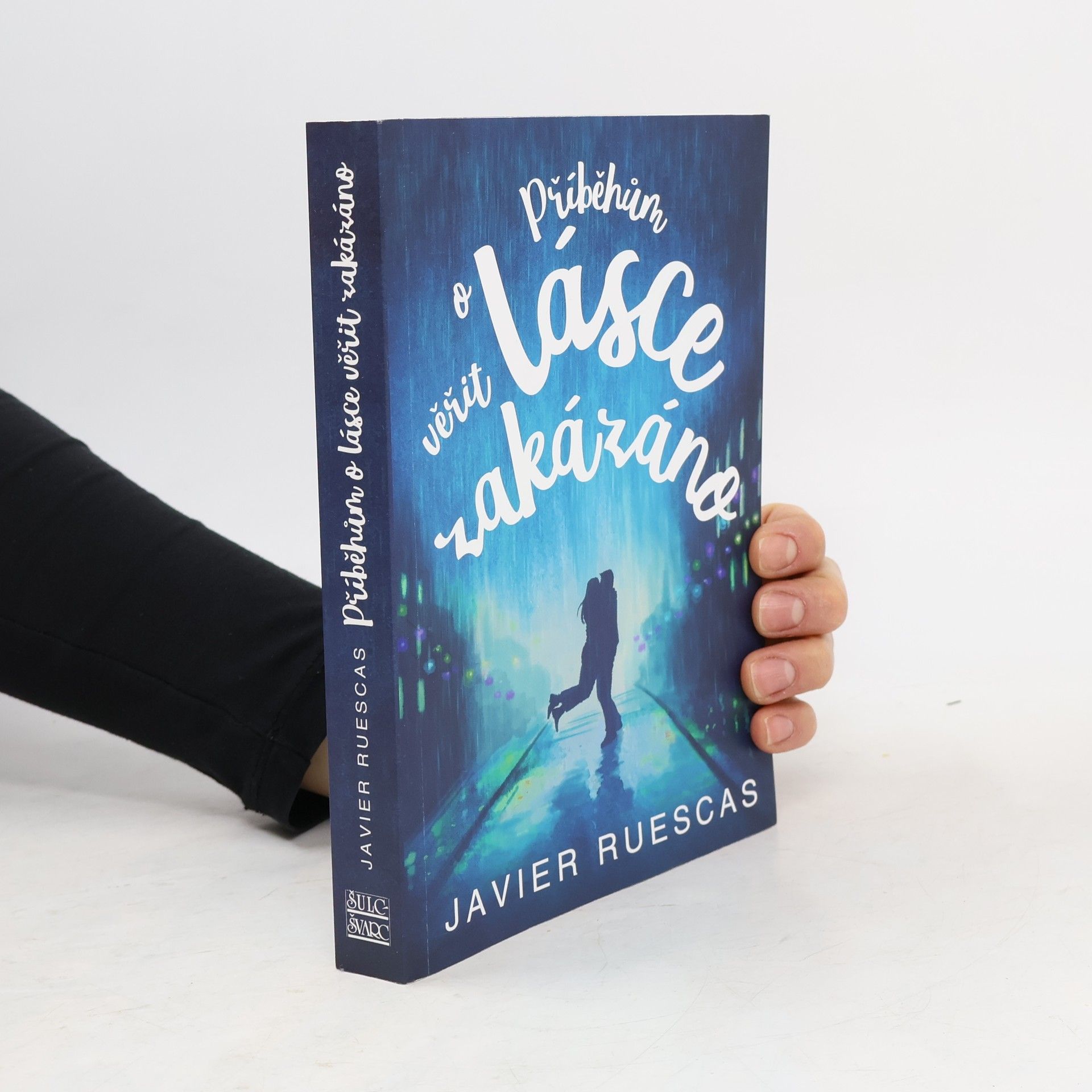 Javier Ruescas Příběhům o lásce věřit zakázáno