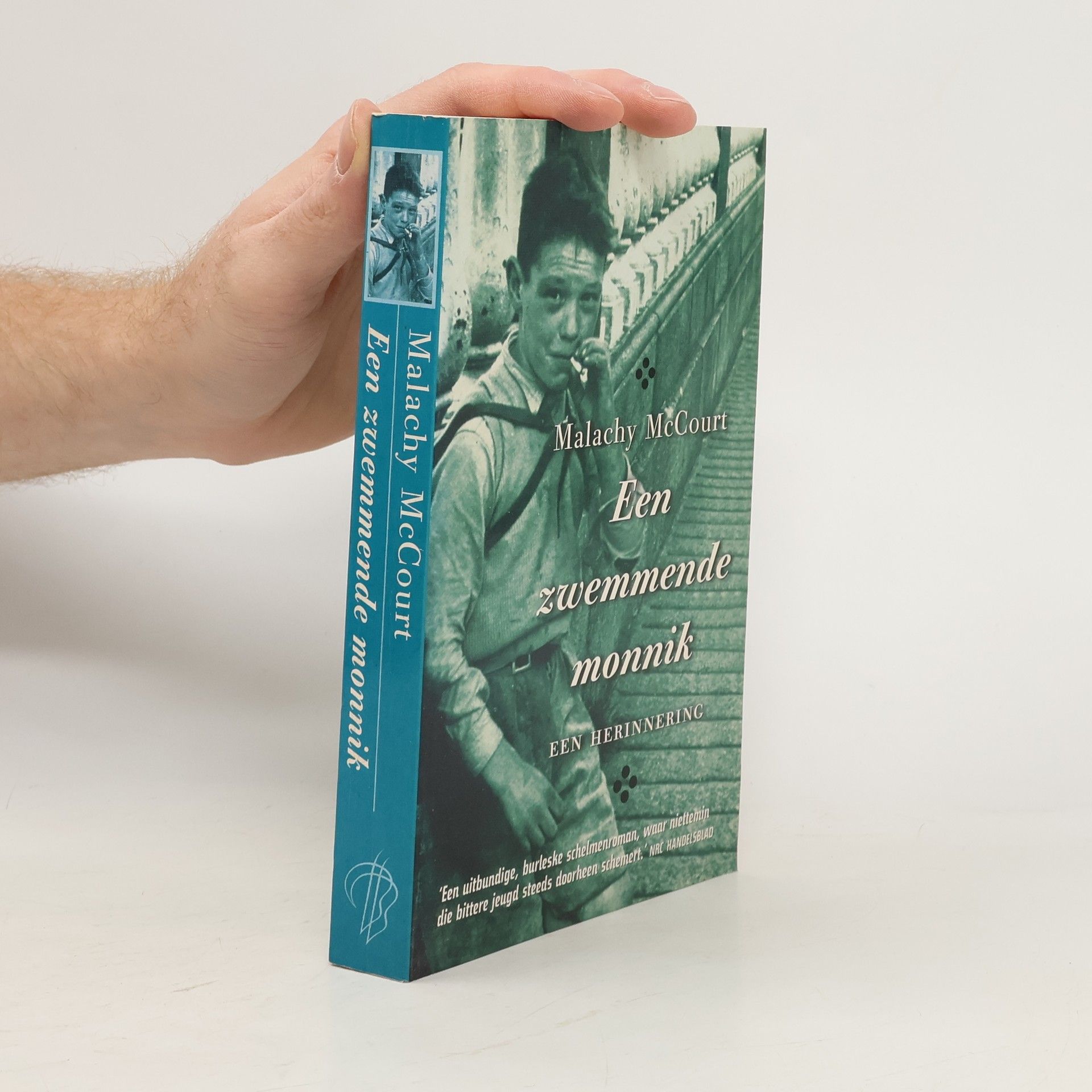 Een zwemmende monnik