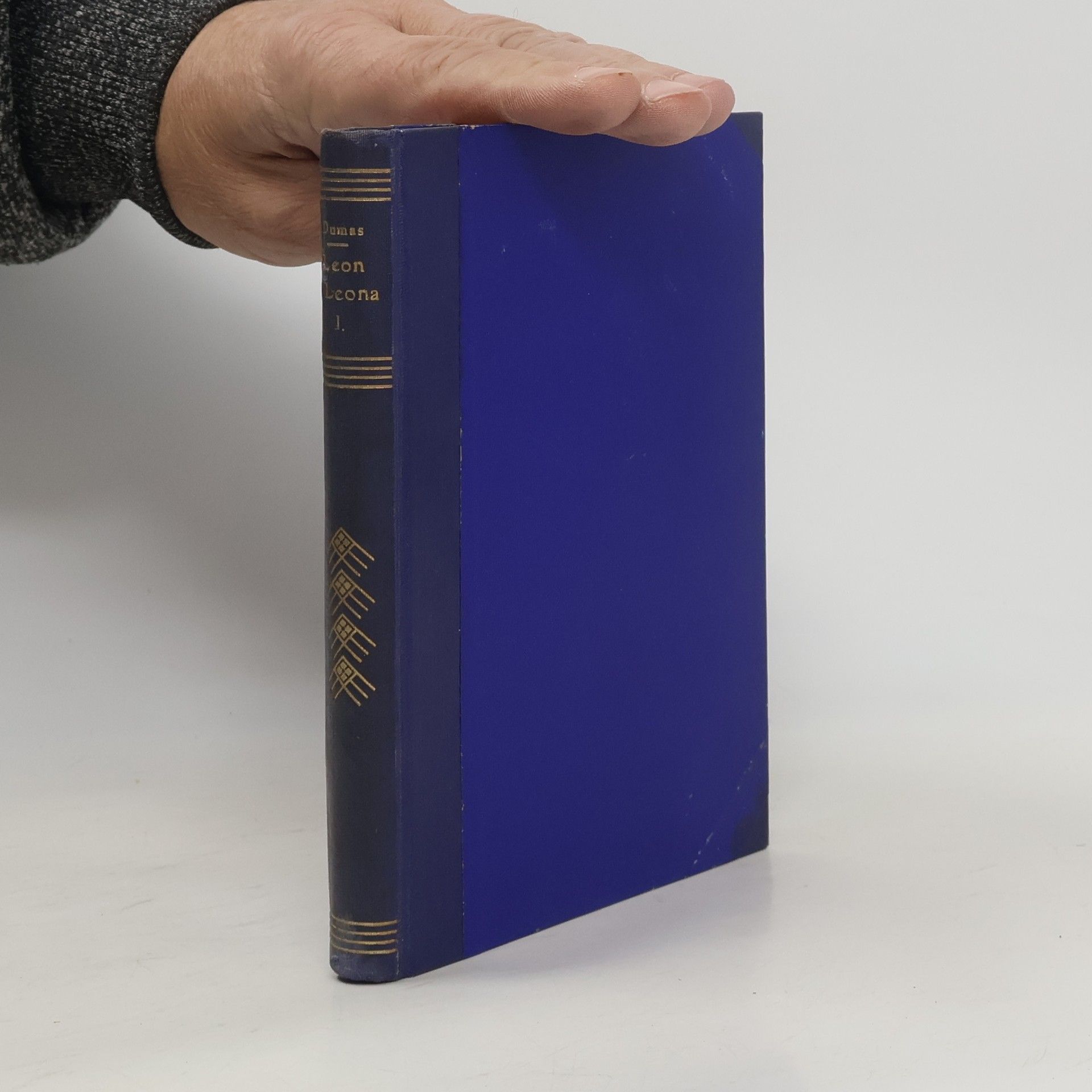 Alexandre Dumas Leon a Leona, páže vévody savojského I.