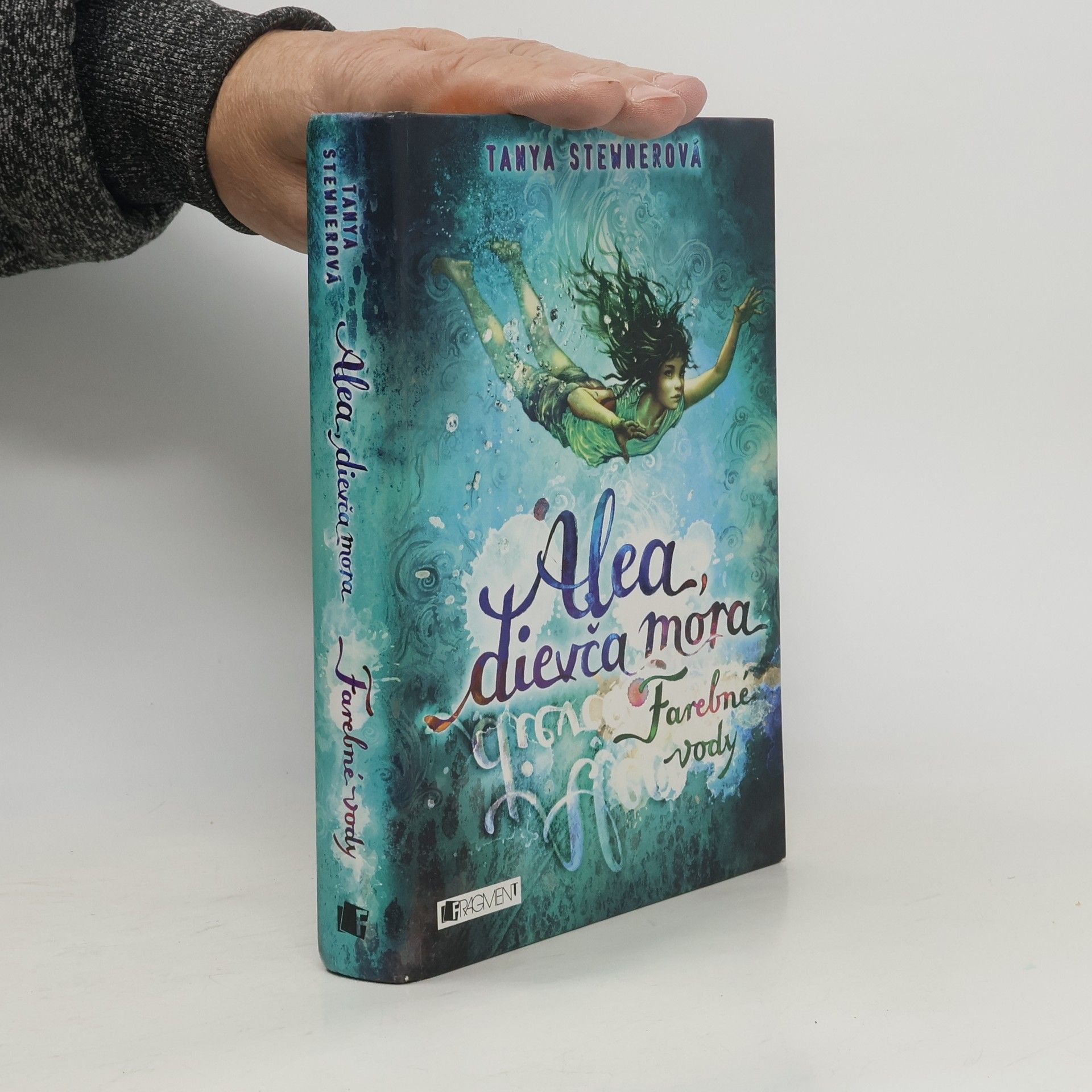 Tanya Stewner Farebné vody