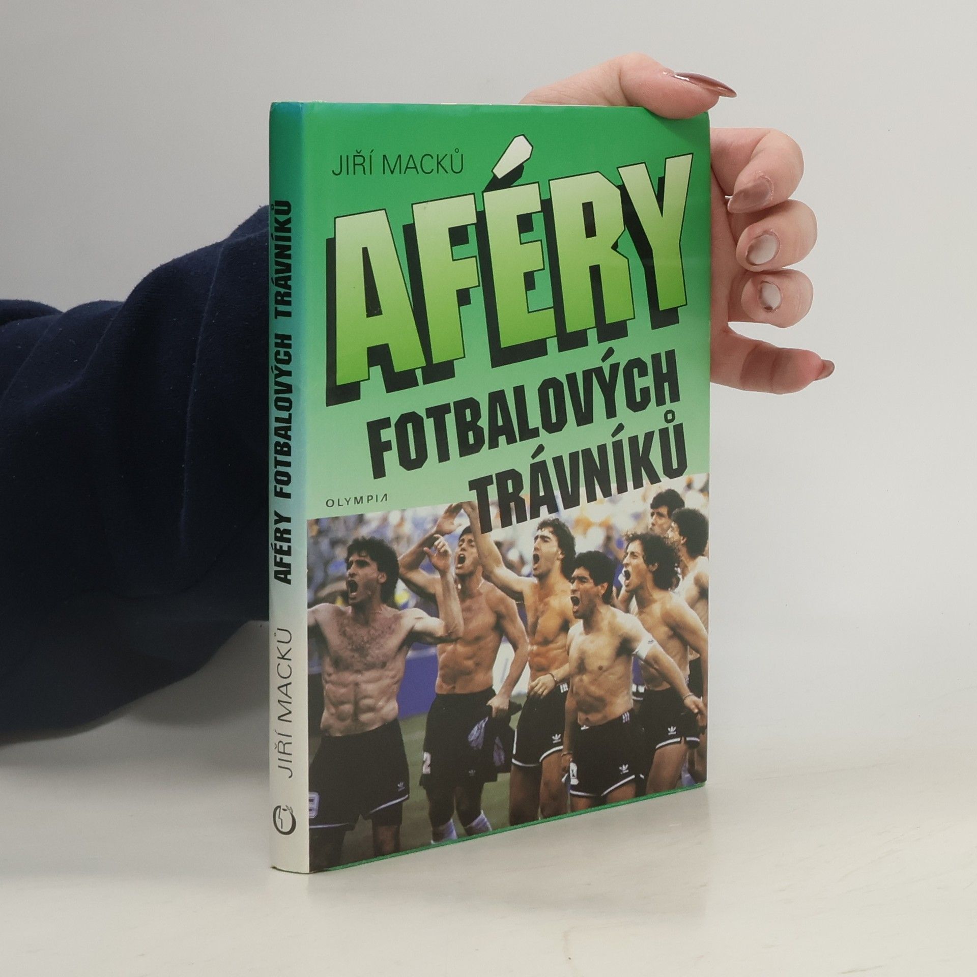 Aféry fotbalových trávníku