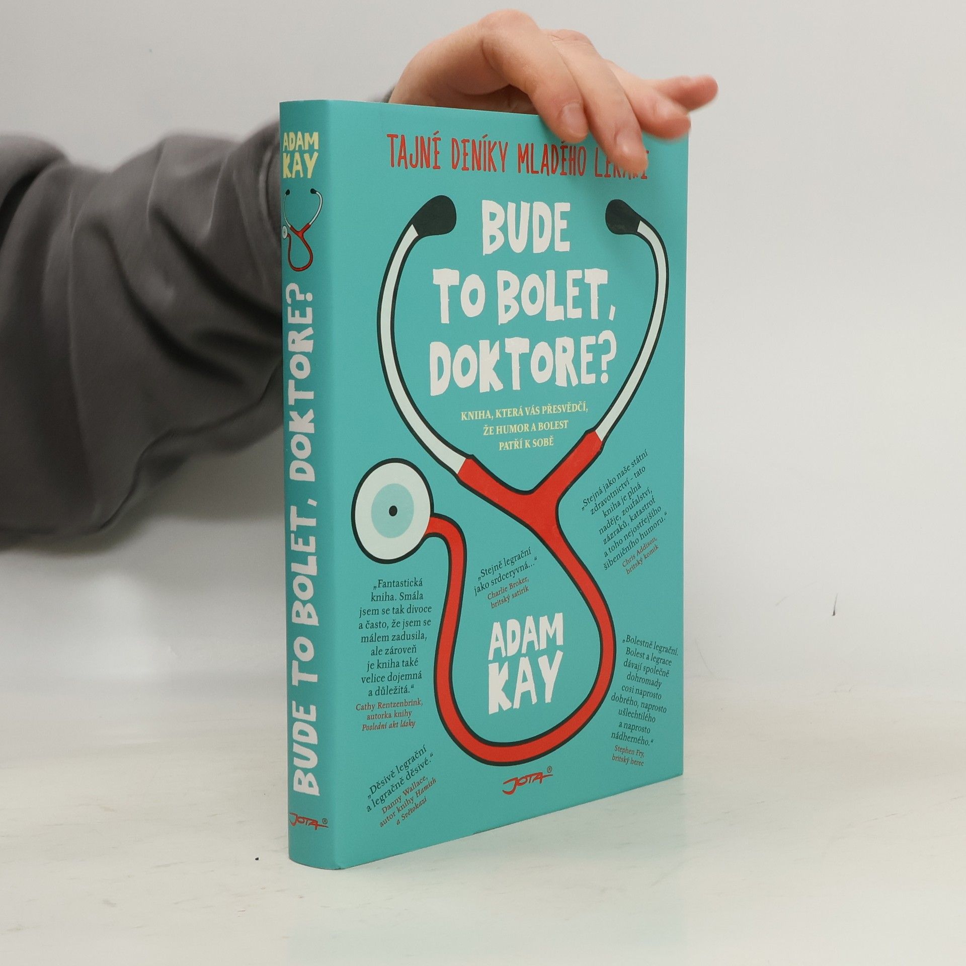 Adam Kay Bude to bolet, doktore?