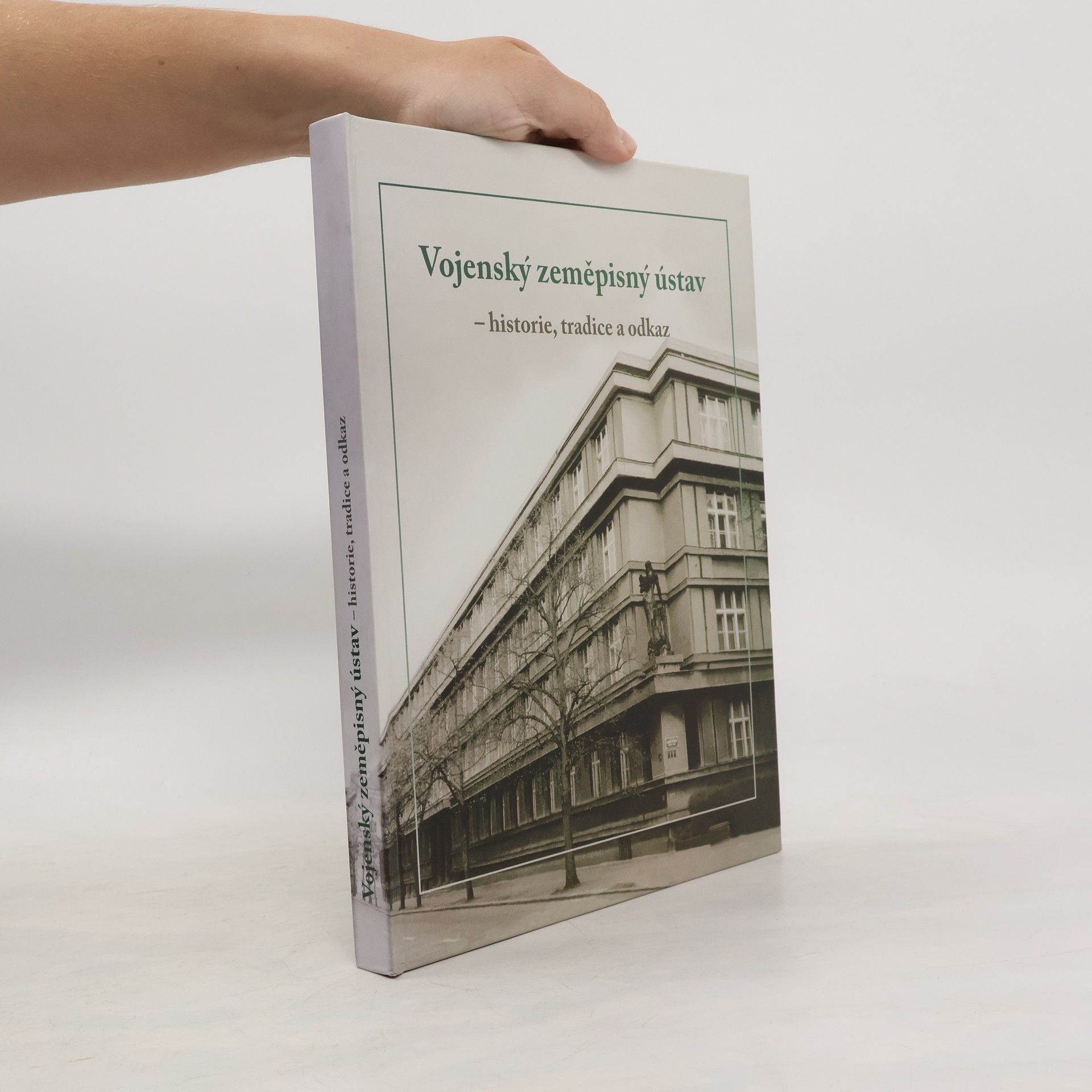 Drahomír Dušátko Vojenský zeměpisný ústav : historie, tradice a odkaz : [1925-2004]